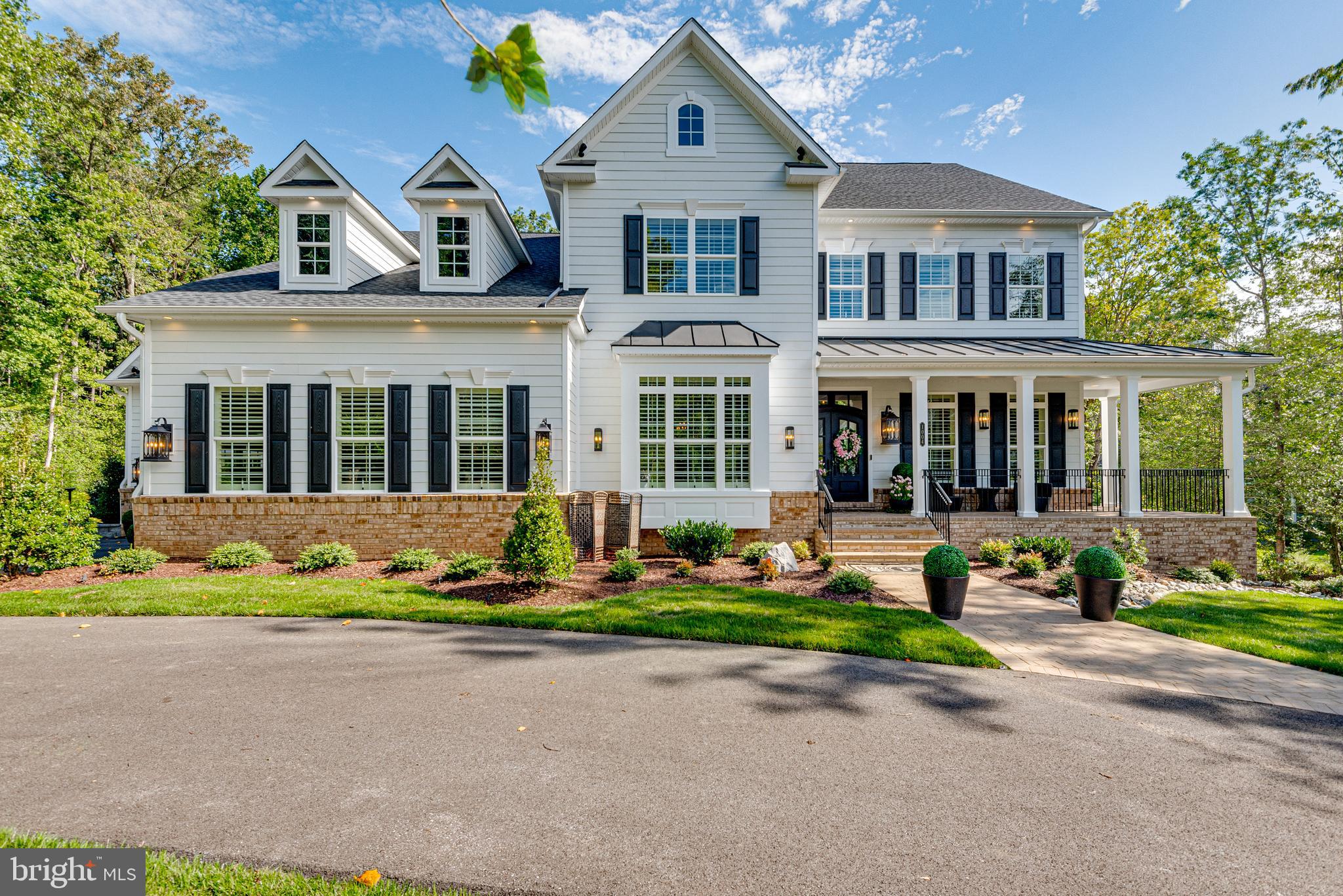 927 HEATHERFIELD LANE