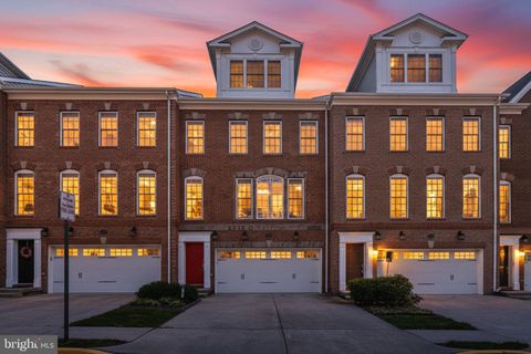 Photo of 7897 Carbondale Way, SPRINGFIELD, VA 22153 (MLS # VAFX2305484)