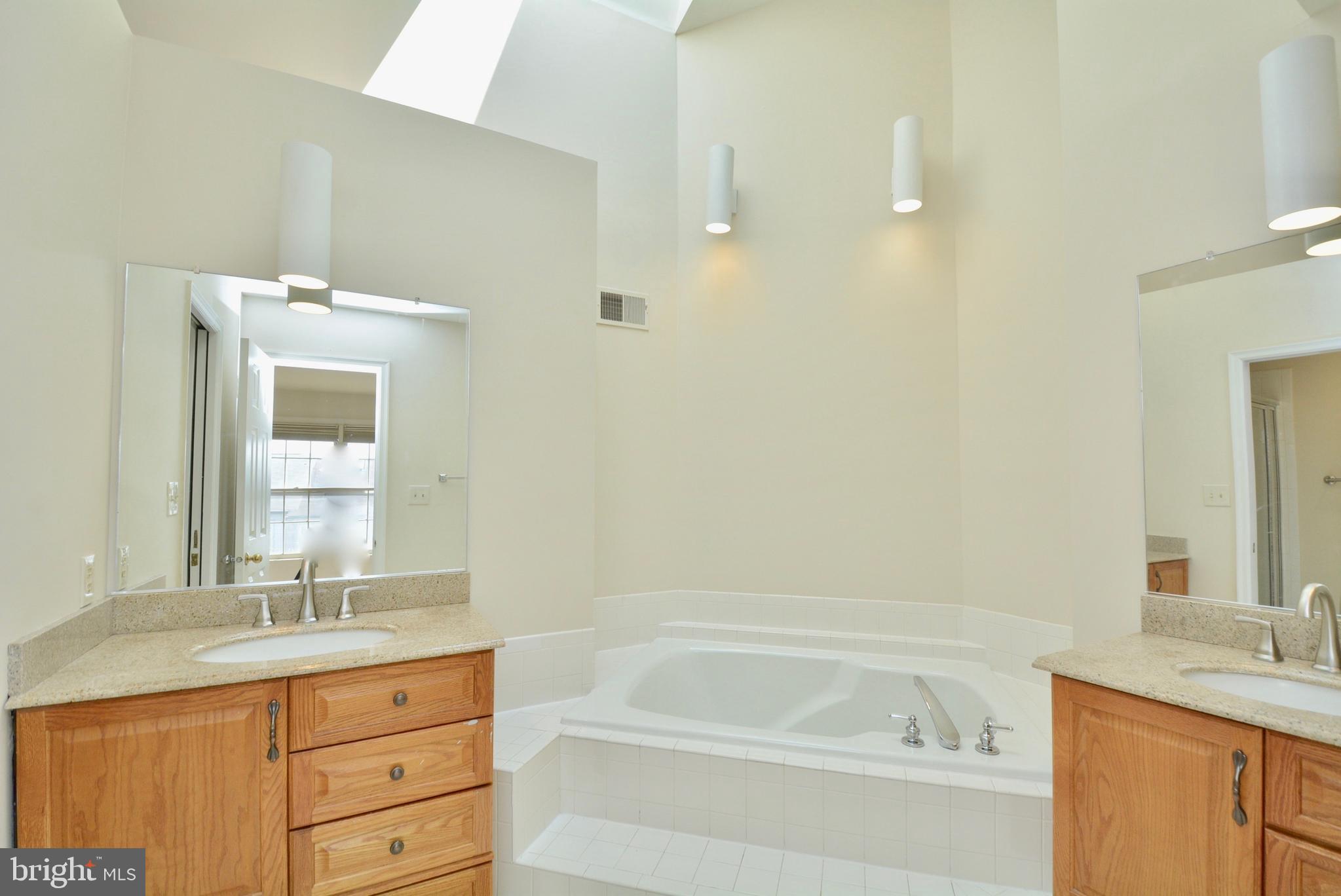 KINGSTOWNE - Residential