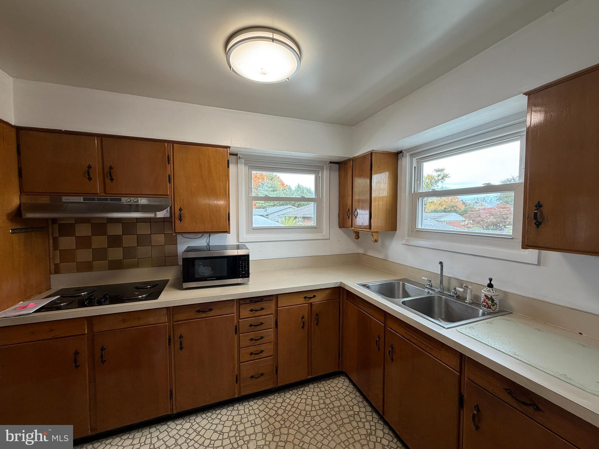 SUBURBAN HEIGHTS - Residential