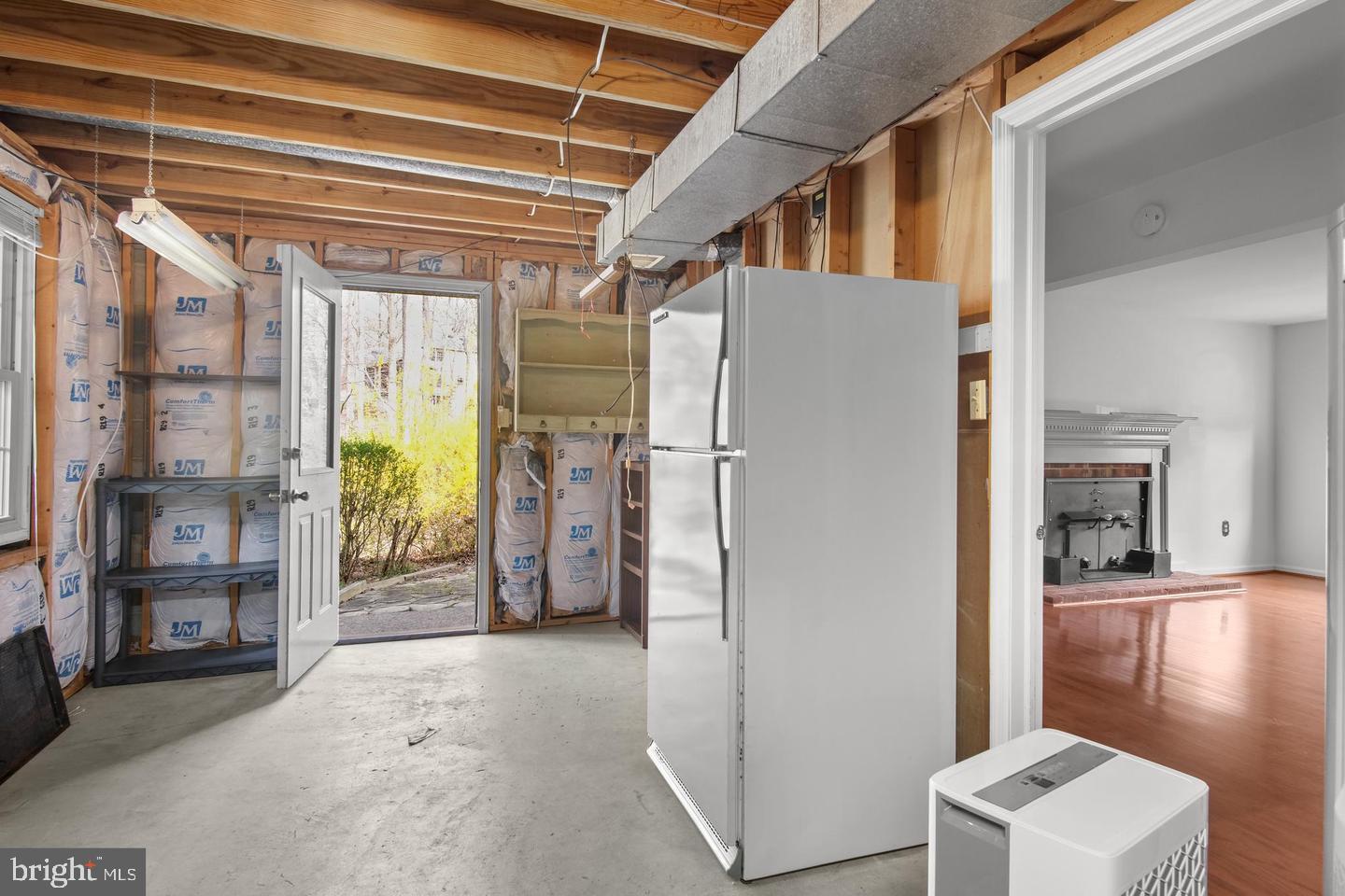 LAKE RIDGE - Residential Lease