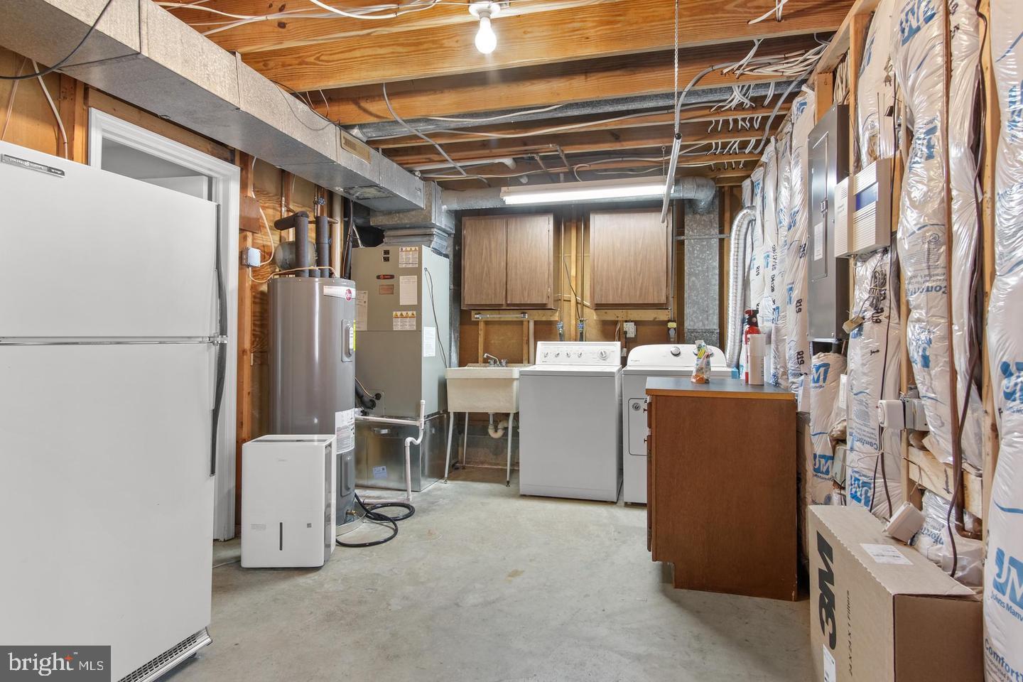 LAKE RIDGE - Residential Lease