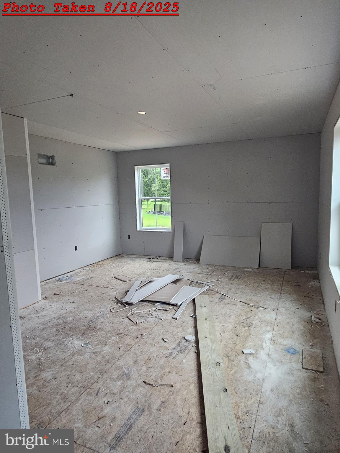 42 GLENOAK COURT