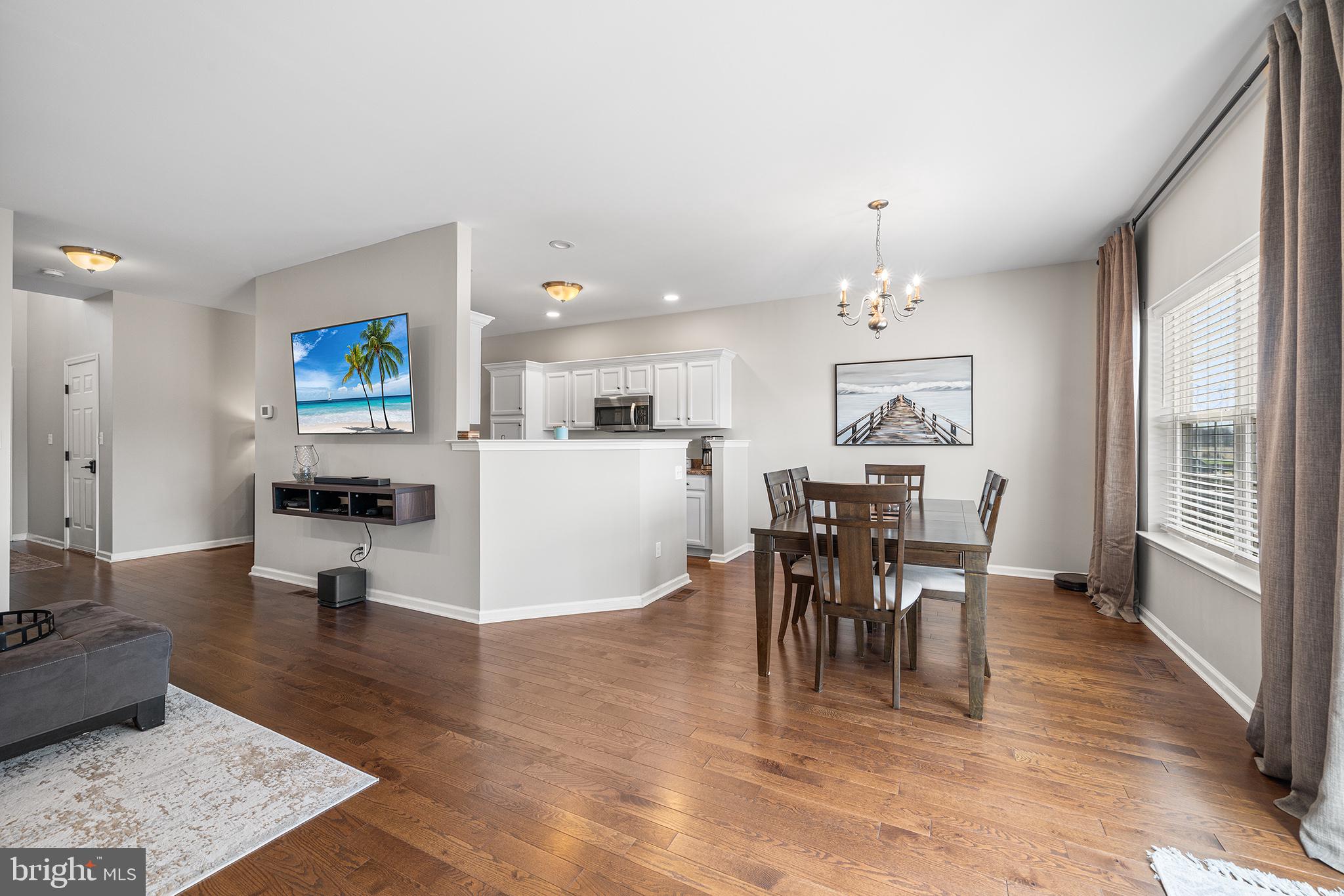 MONROE COURT - Residential