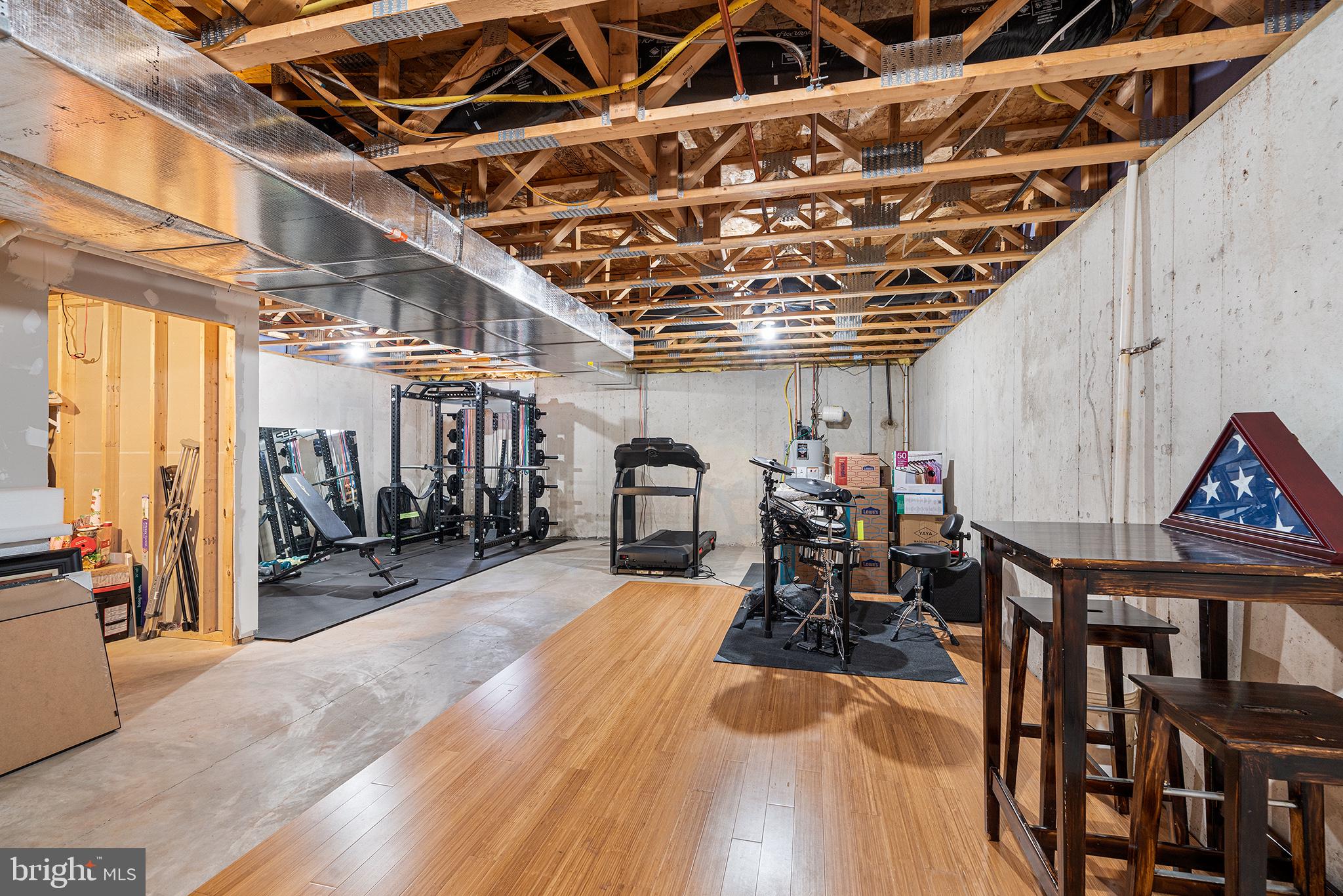 MONROE COURT - Residential