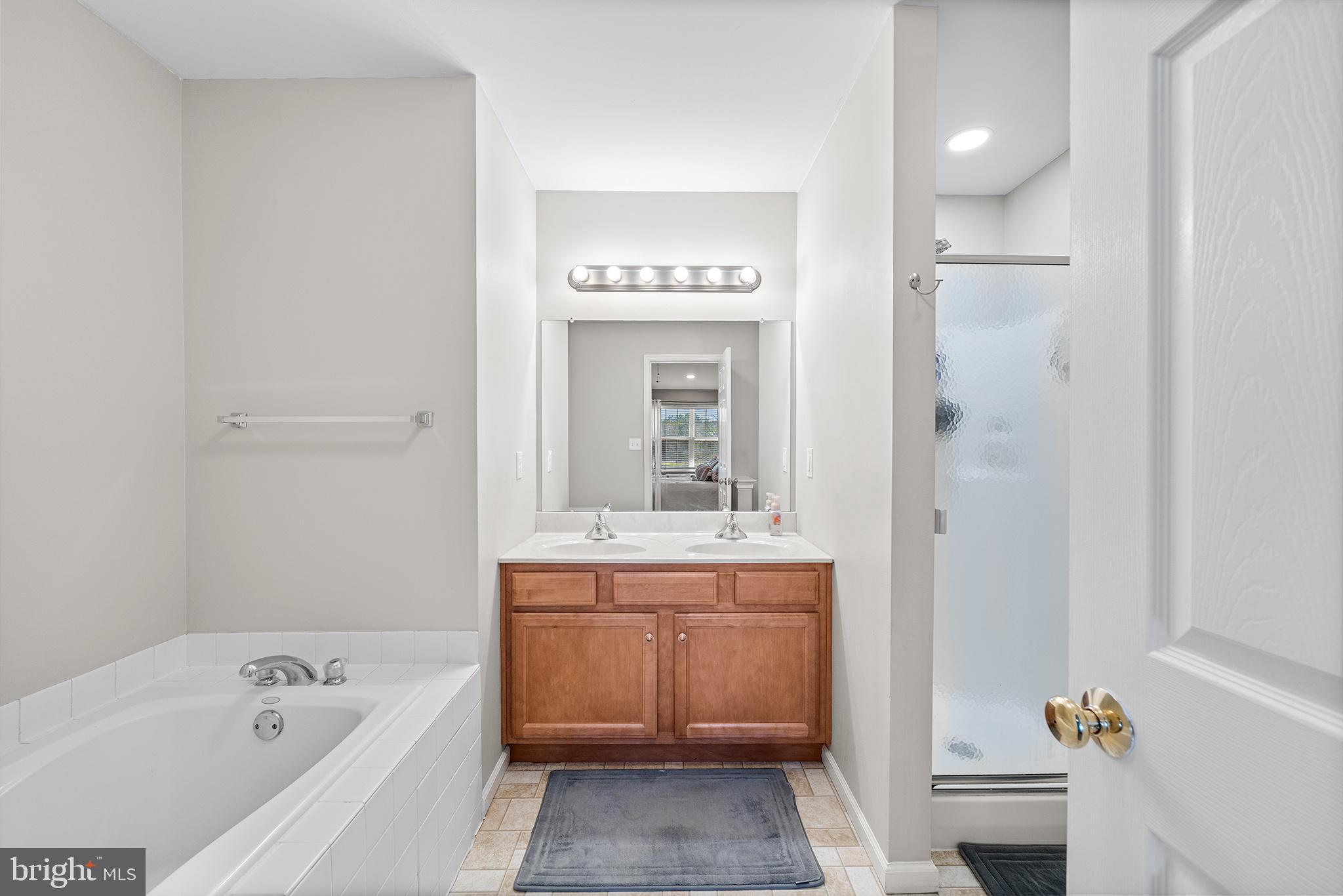 MONROE COURT - Residential