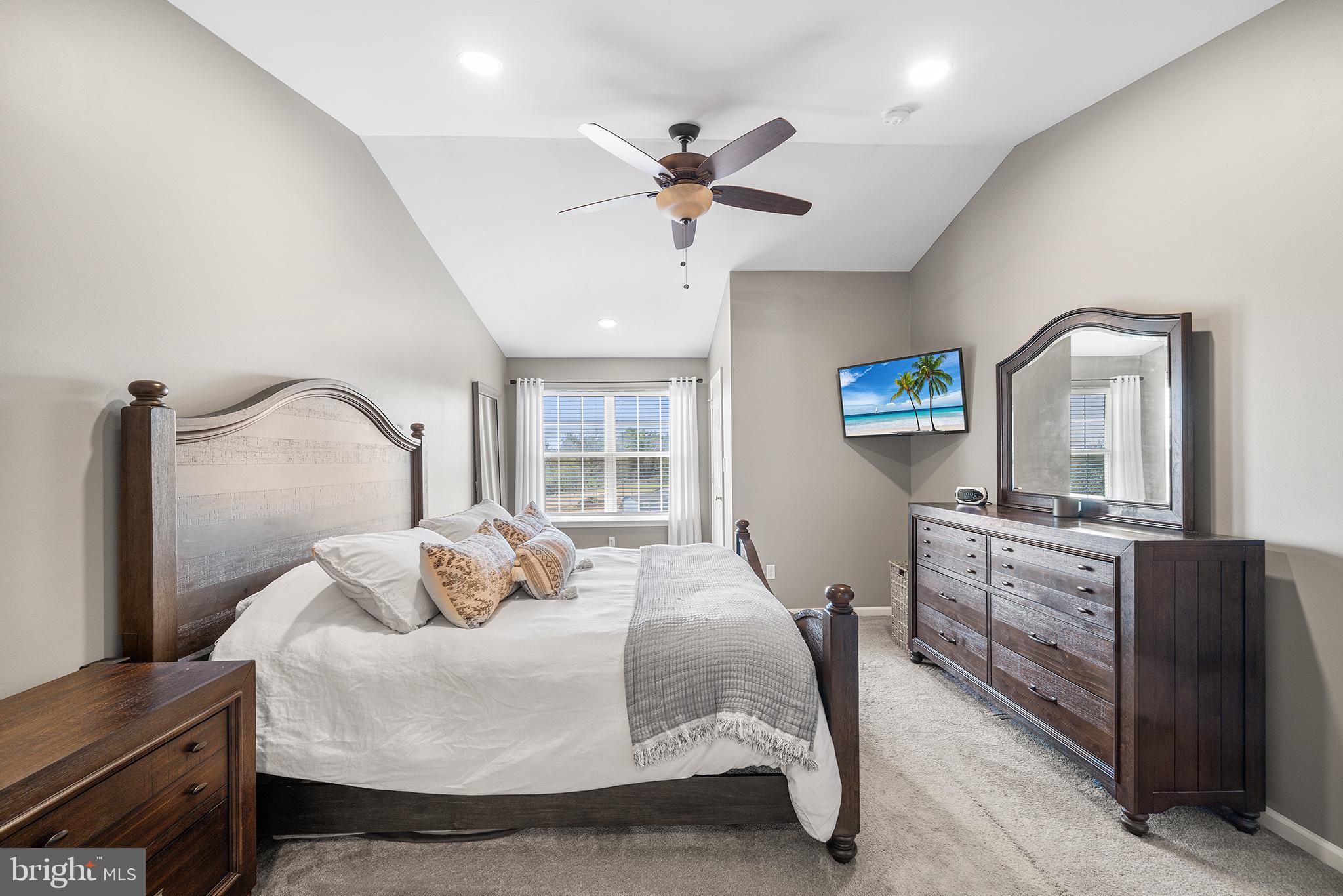 MONROE COURT - Residential