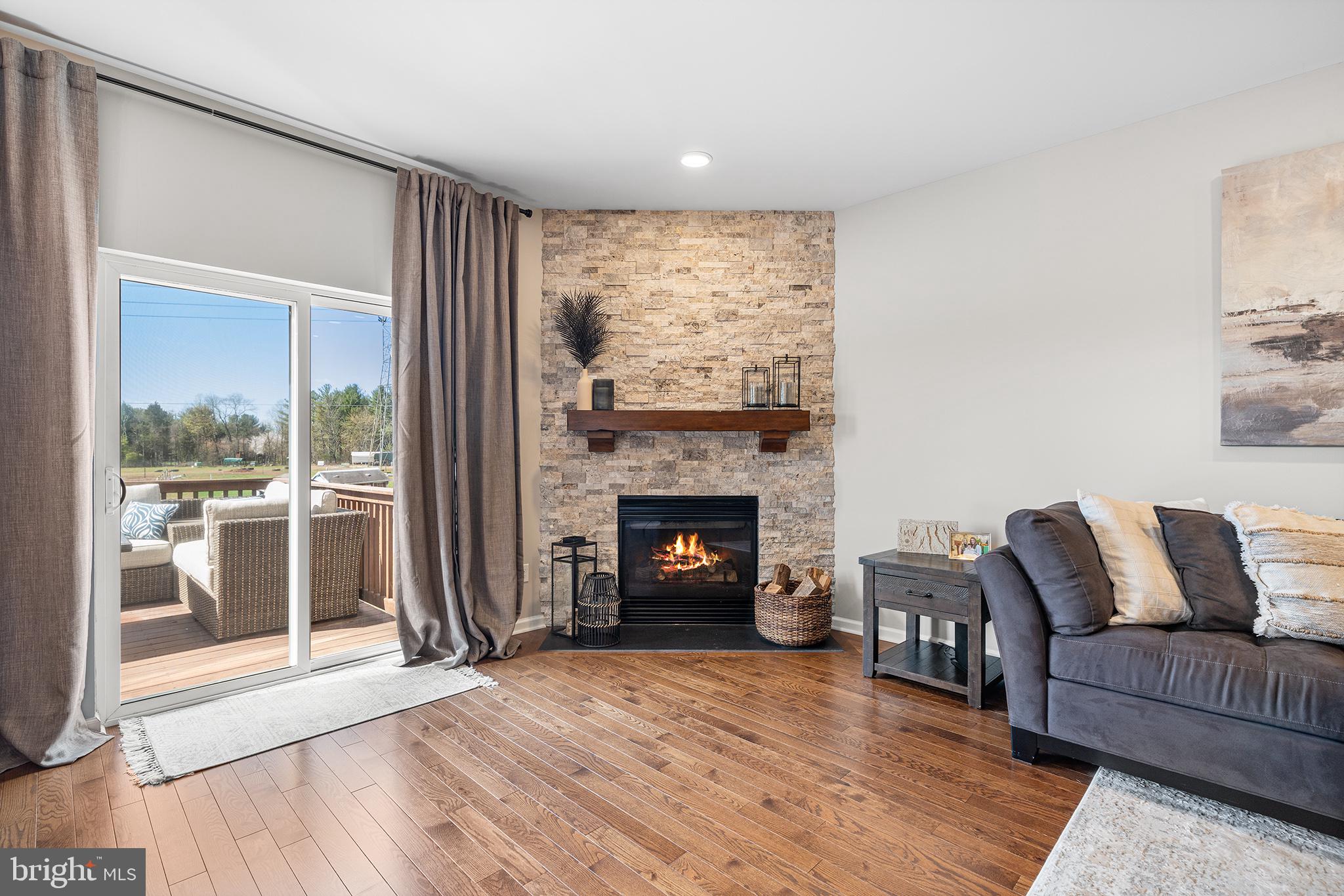 MONROE COURT - Residential