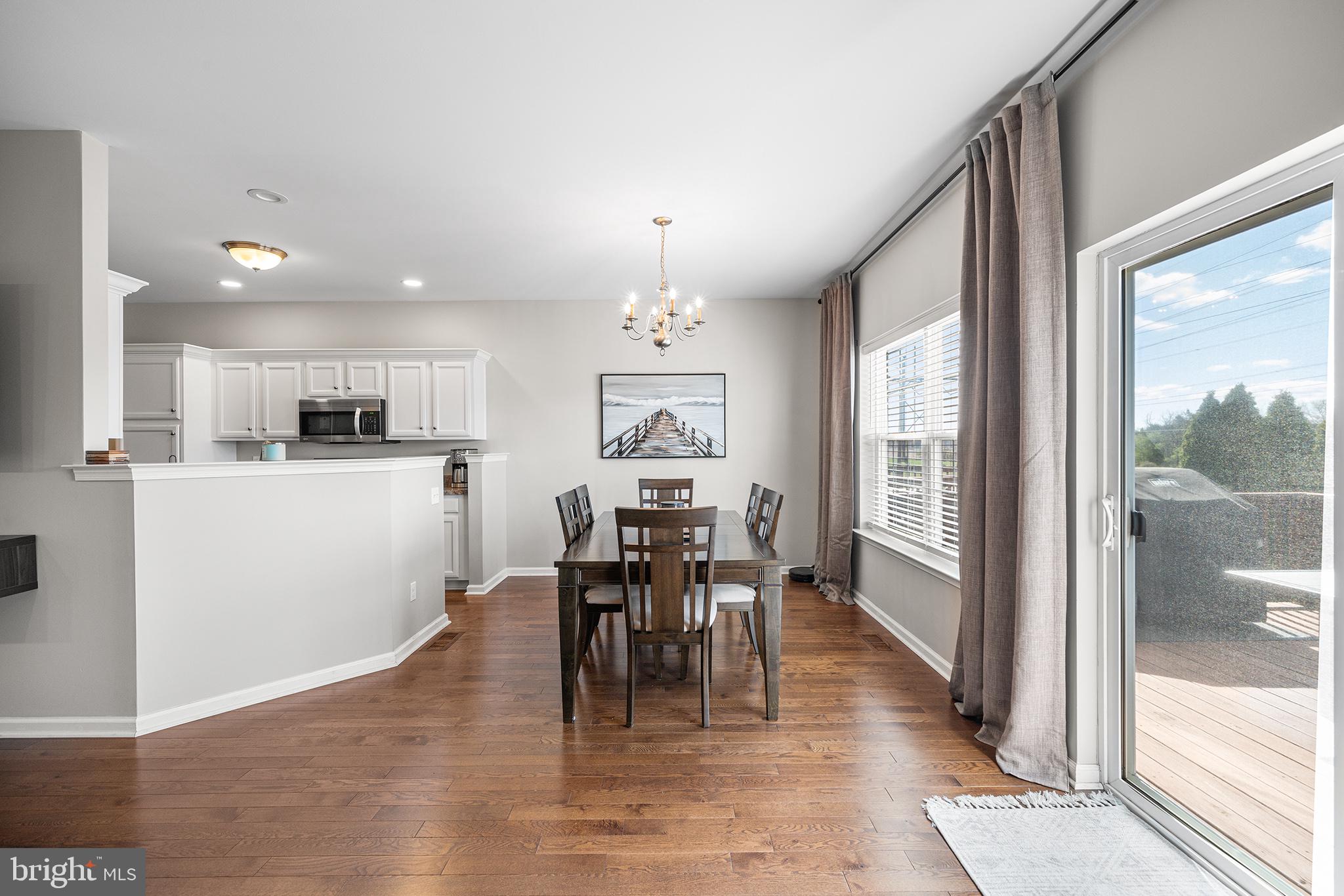 MONROE COURT - Residential