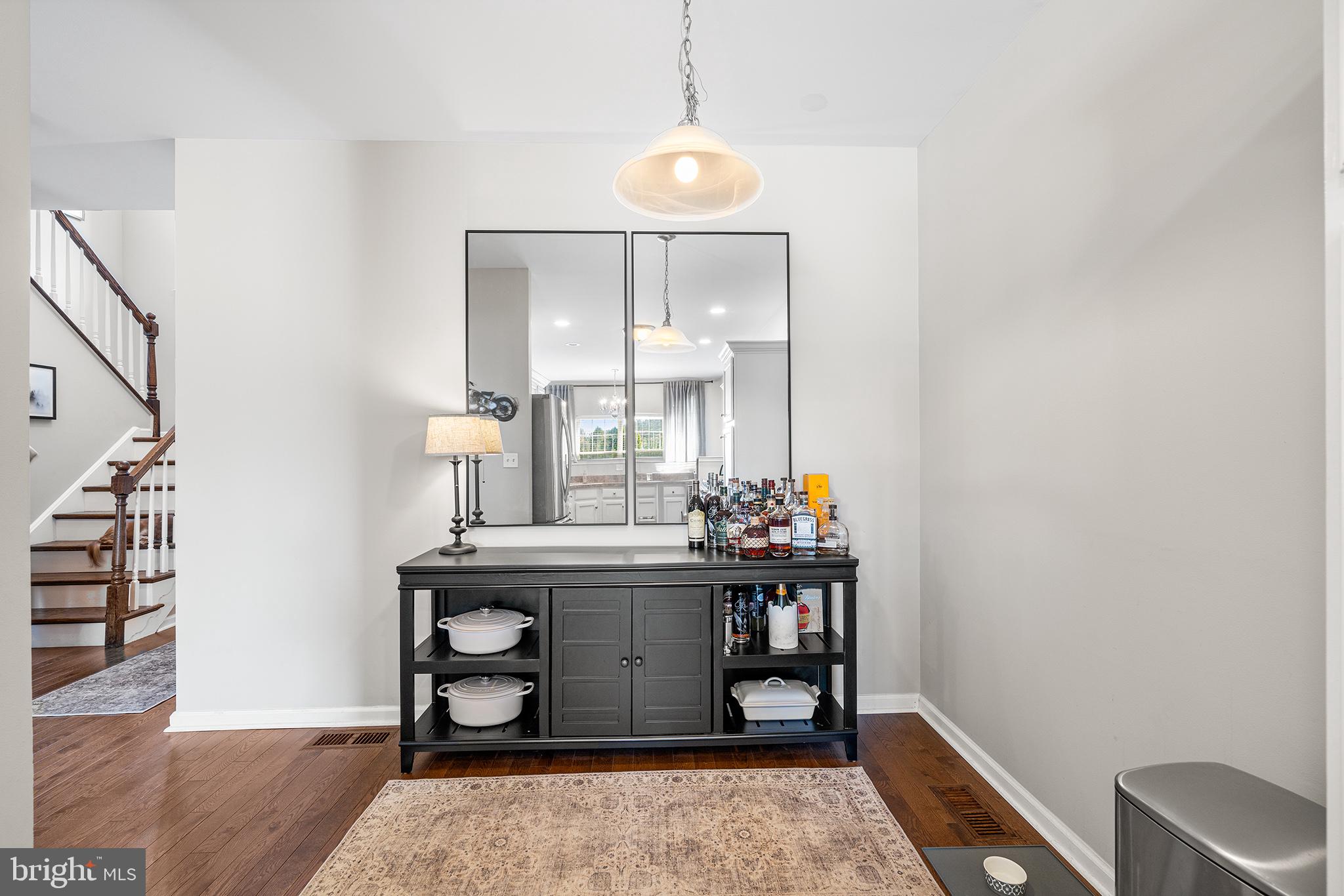 MONROE COURT - Residential