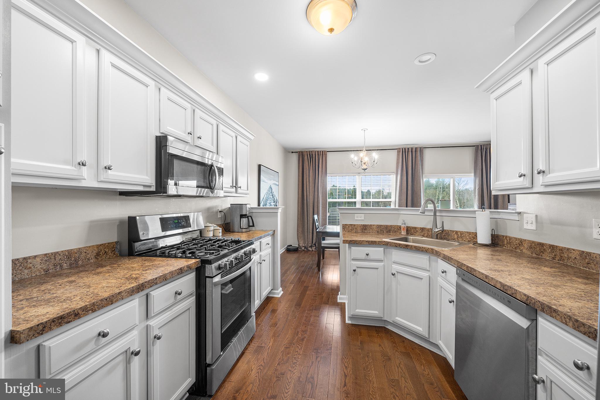 MONROE COURT - Residential