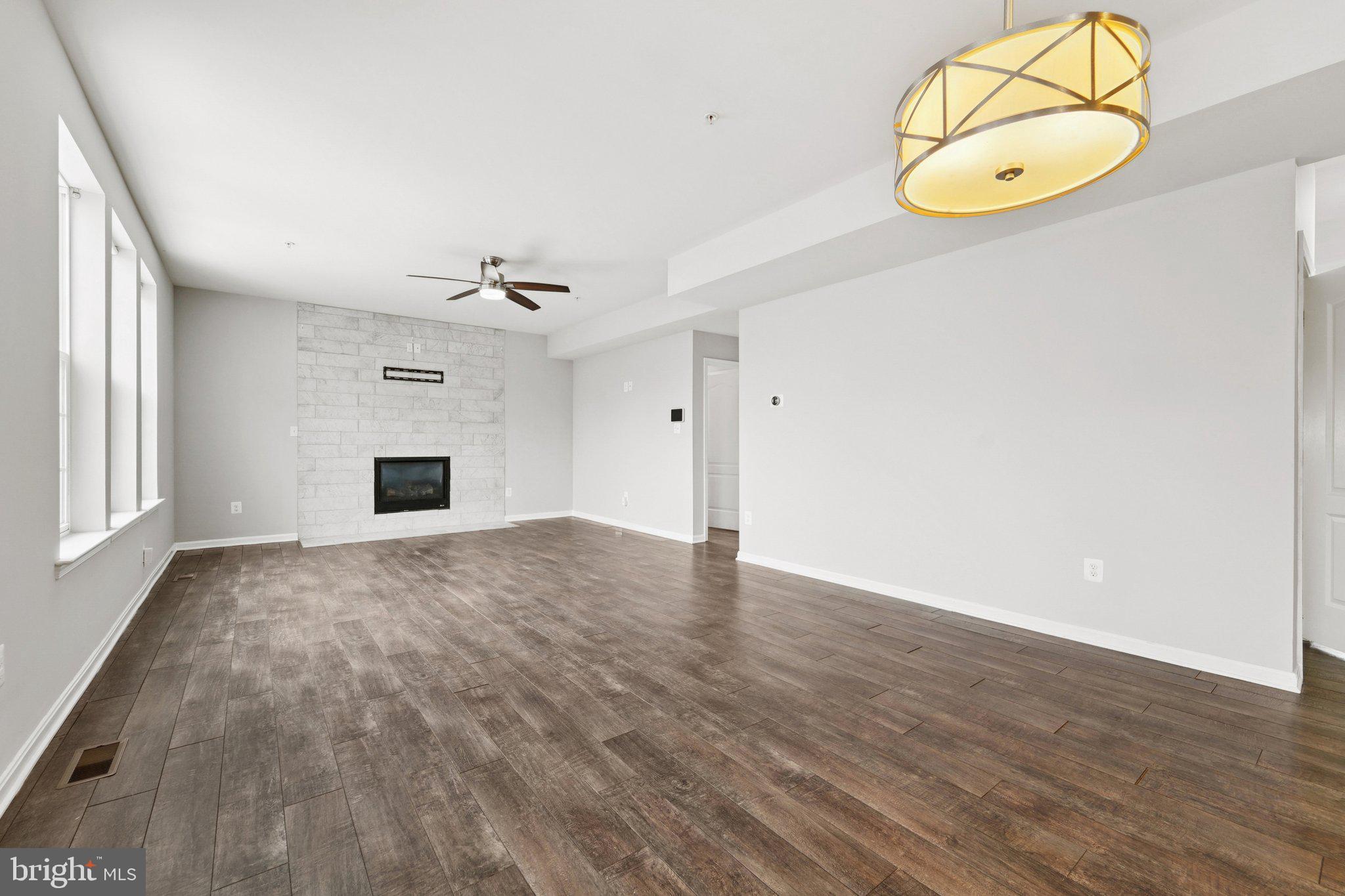 MONROE LANDING - Residential