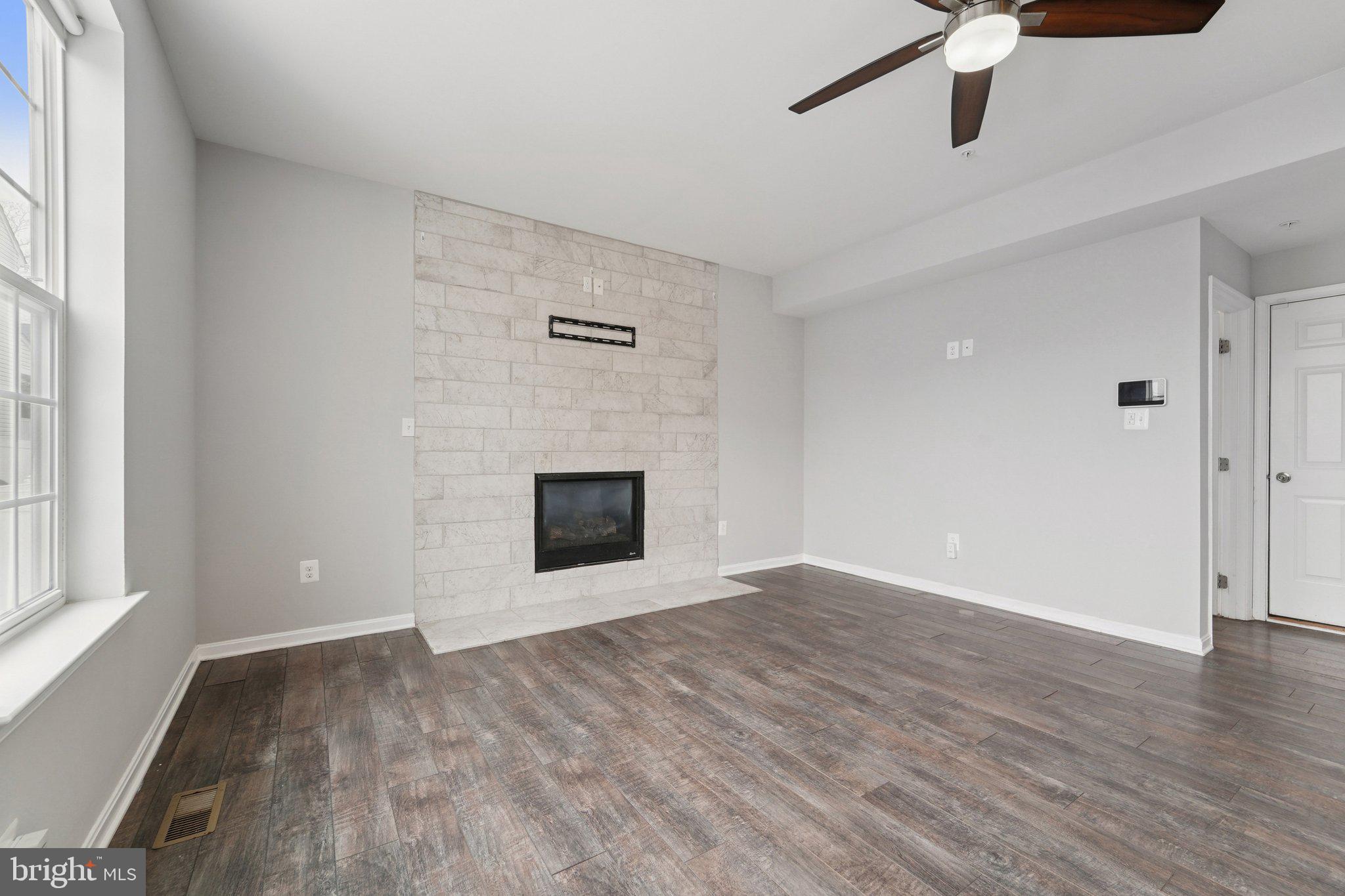 MONROE LANDING - Residential