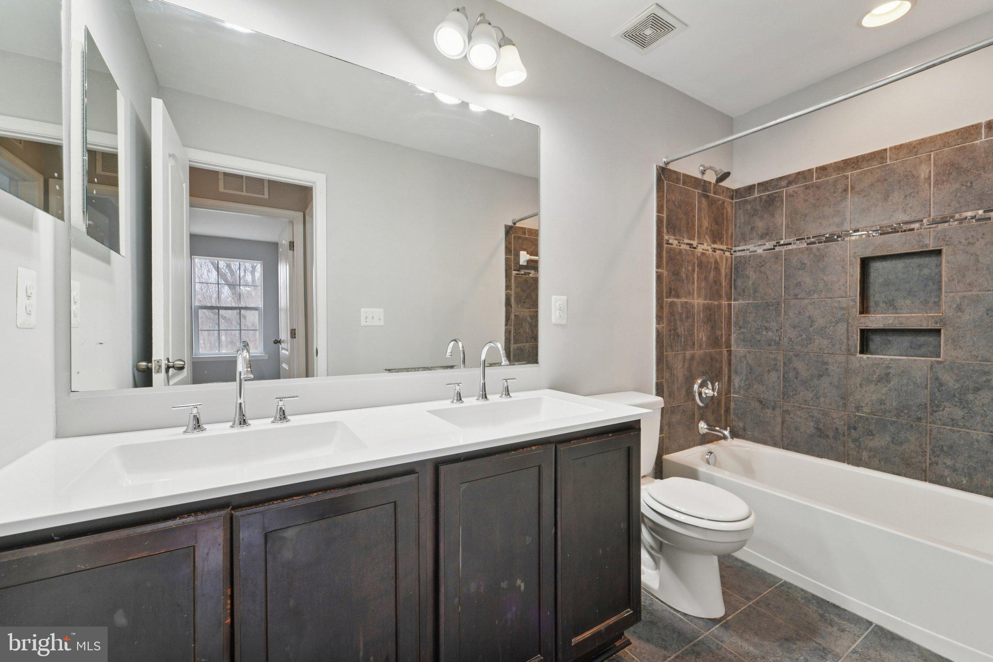 MONROE LANDING - Residential