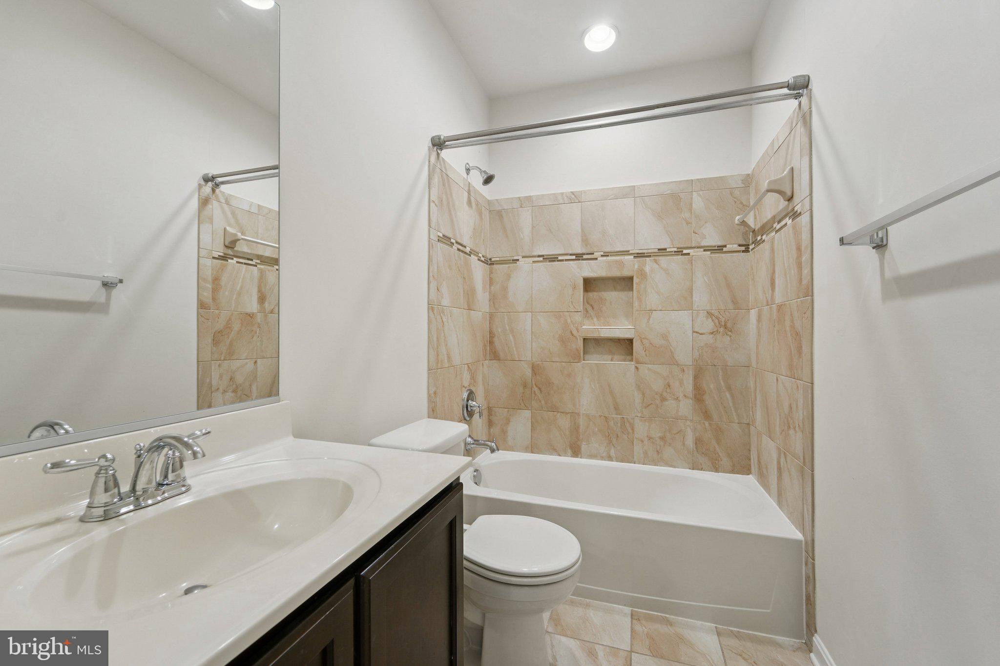 MONROE LANDING - Residential