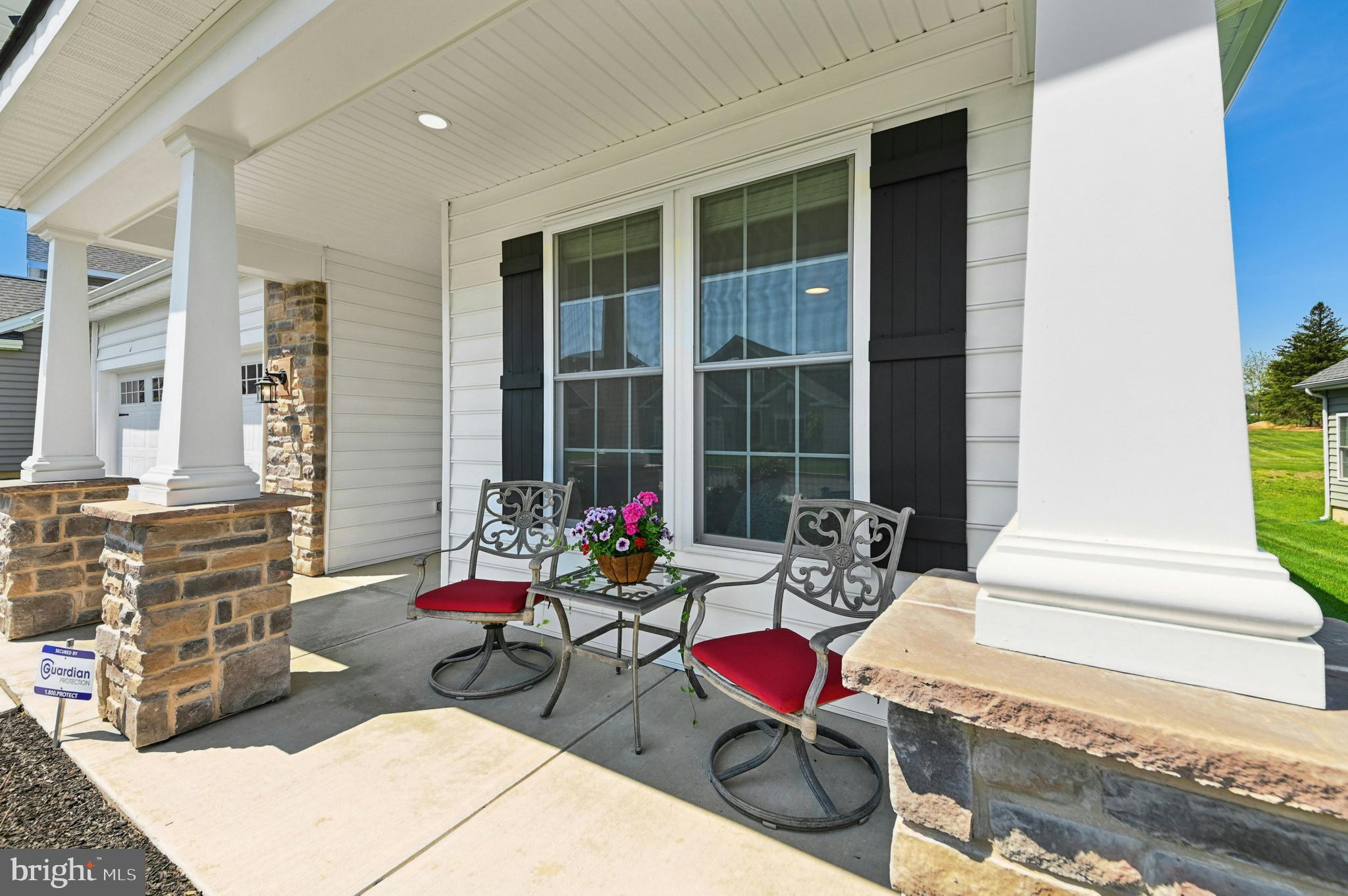 TRADITIONS OF AMERICA AT LOCUST VALLEY - Residential