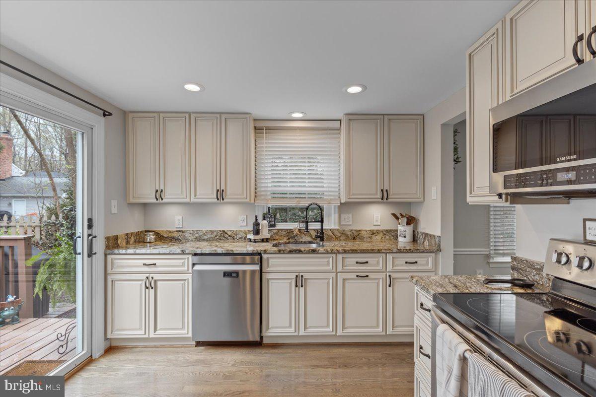 BURKE CENTRE - Residential