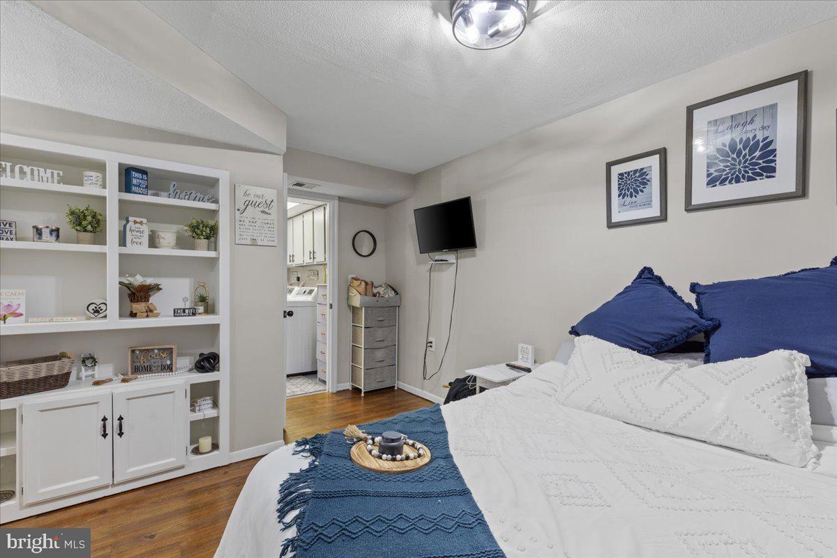 BURKE CENTRE - Residential