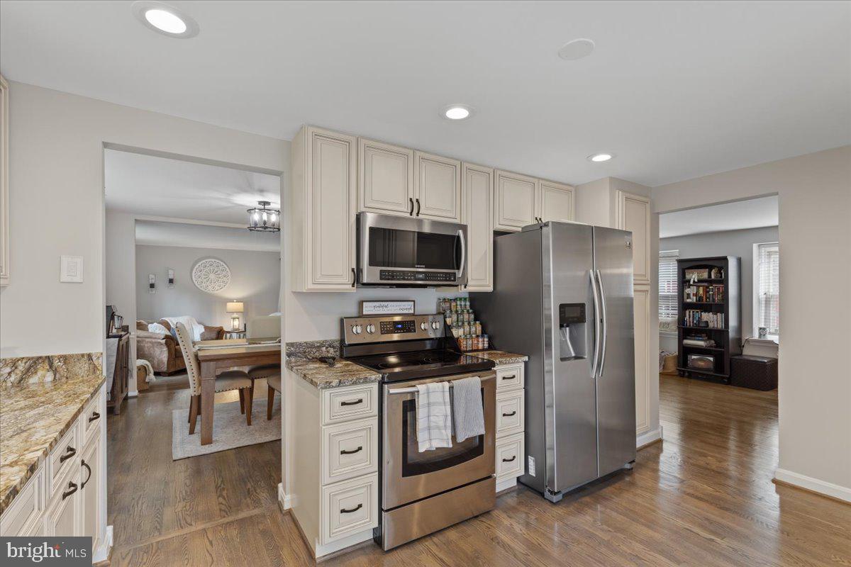 BURKE CENTRE - Residential