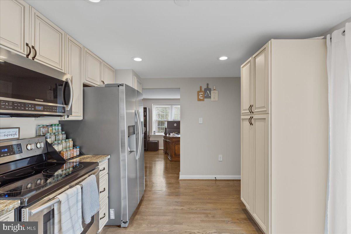 BURKE CENTRE - Residential