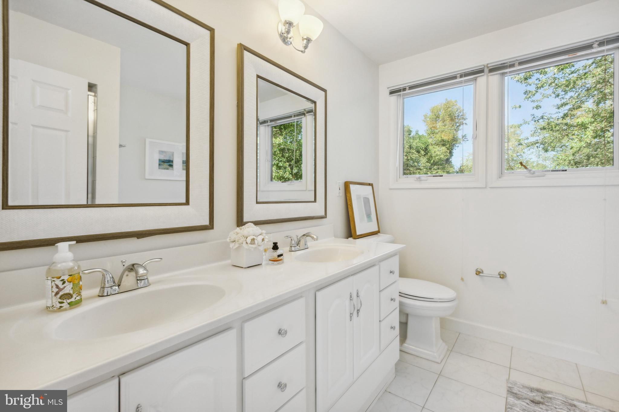 WOODFORD - Residential