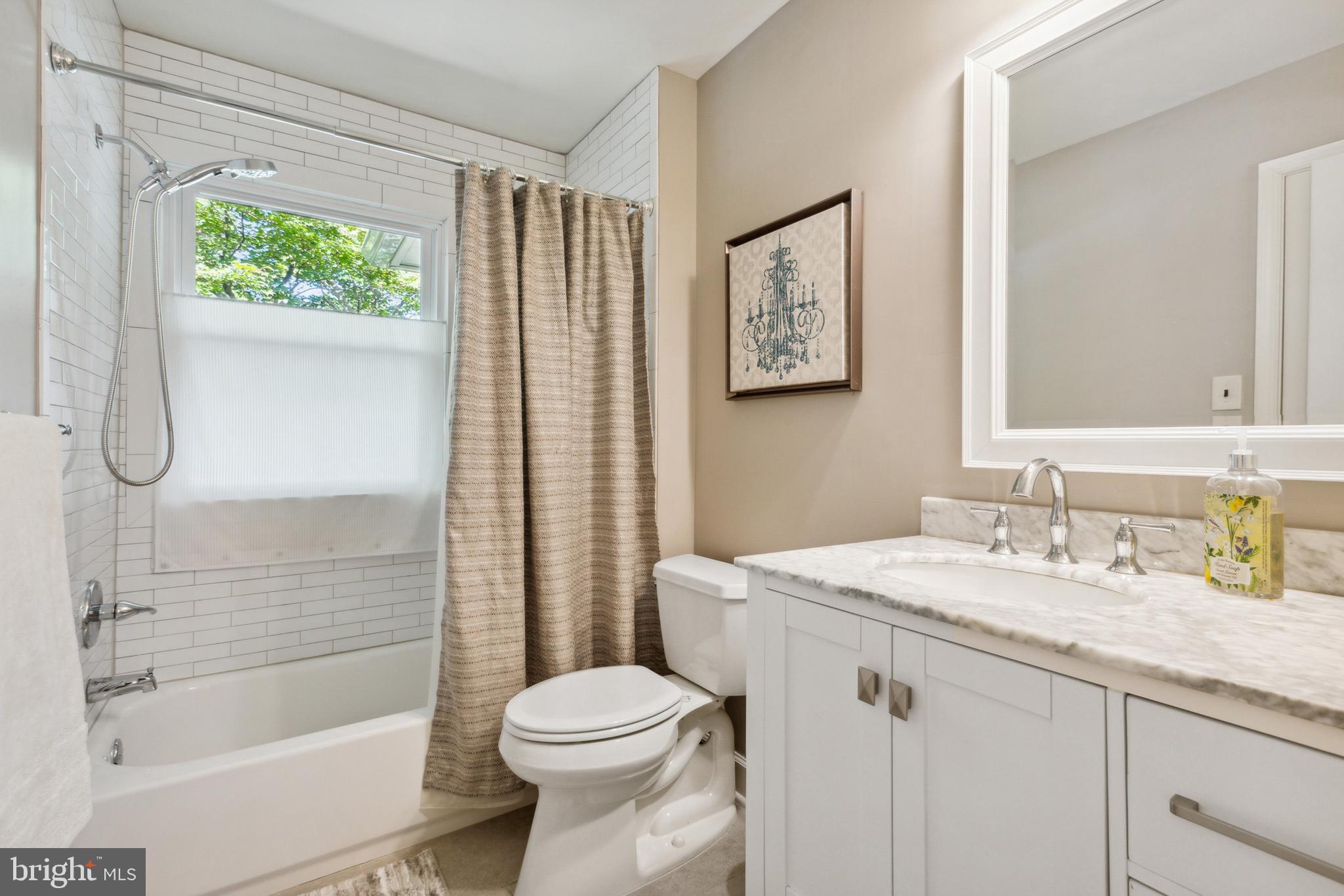 WOODFORD - Residential