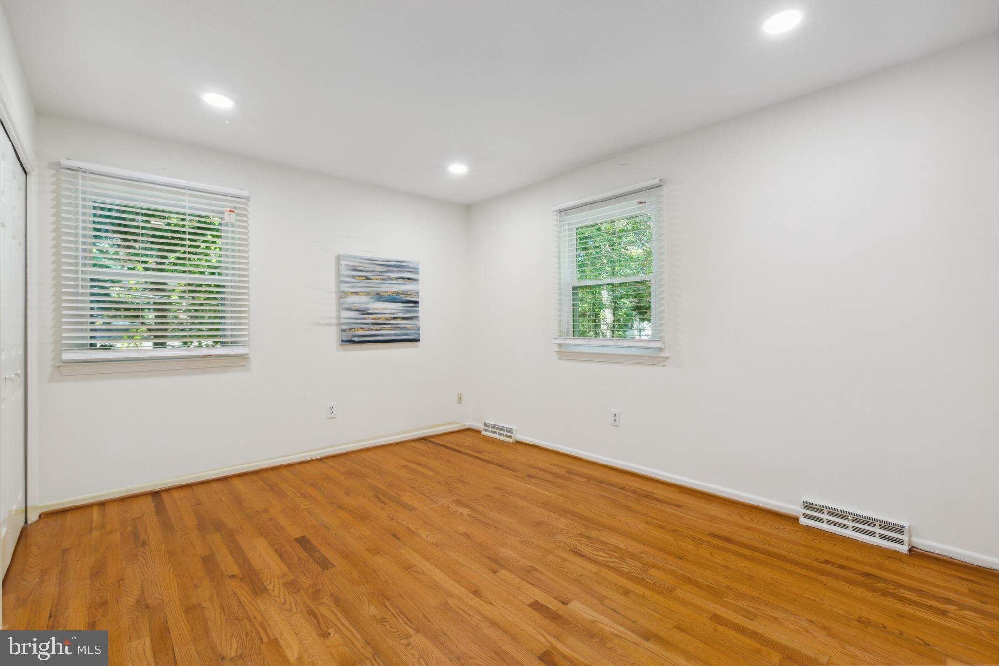 WOODFORD - Residential