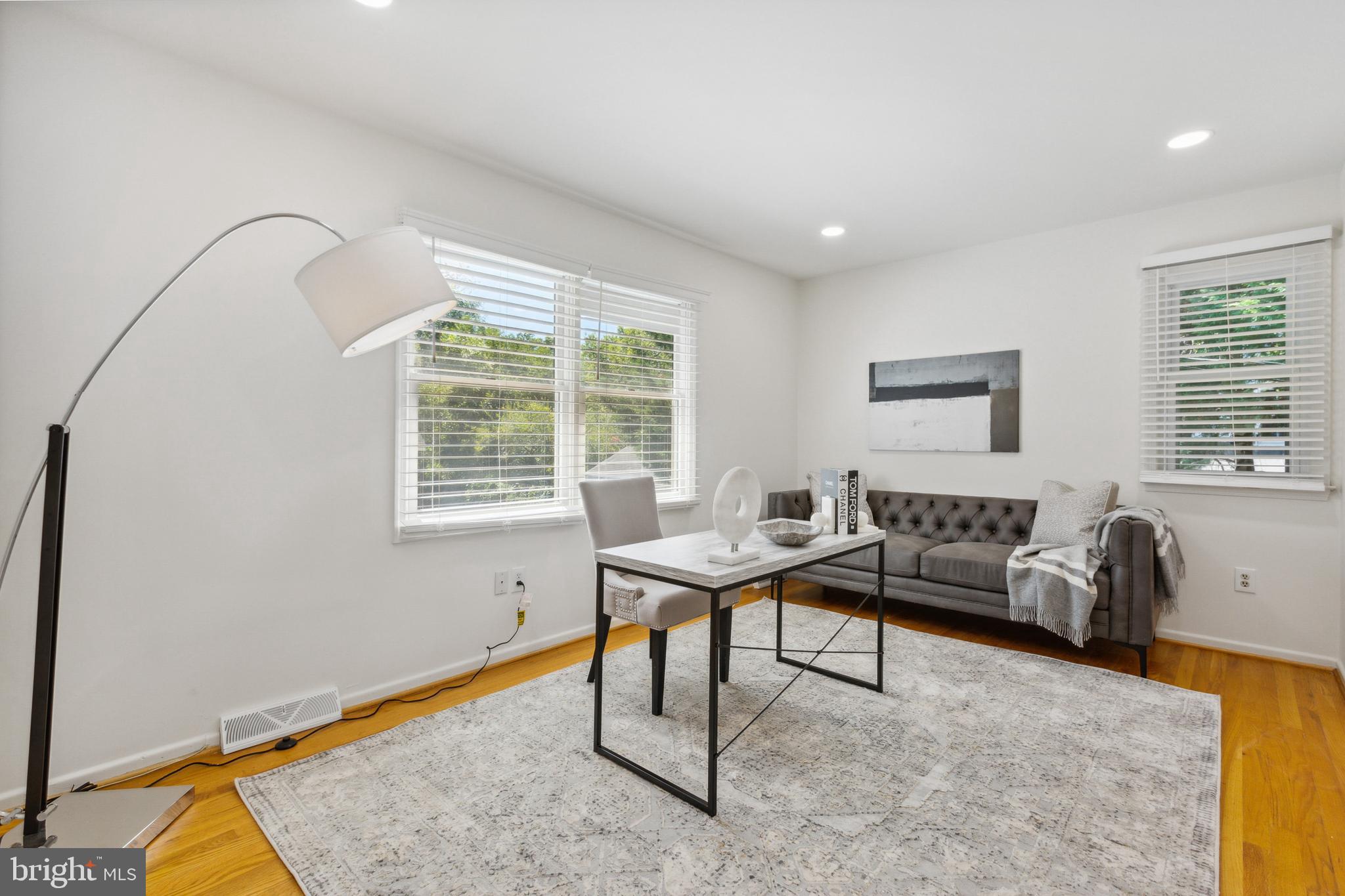 WOODFORD - Residential