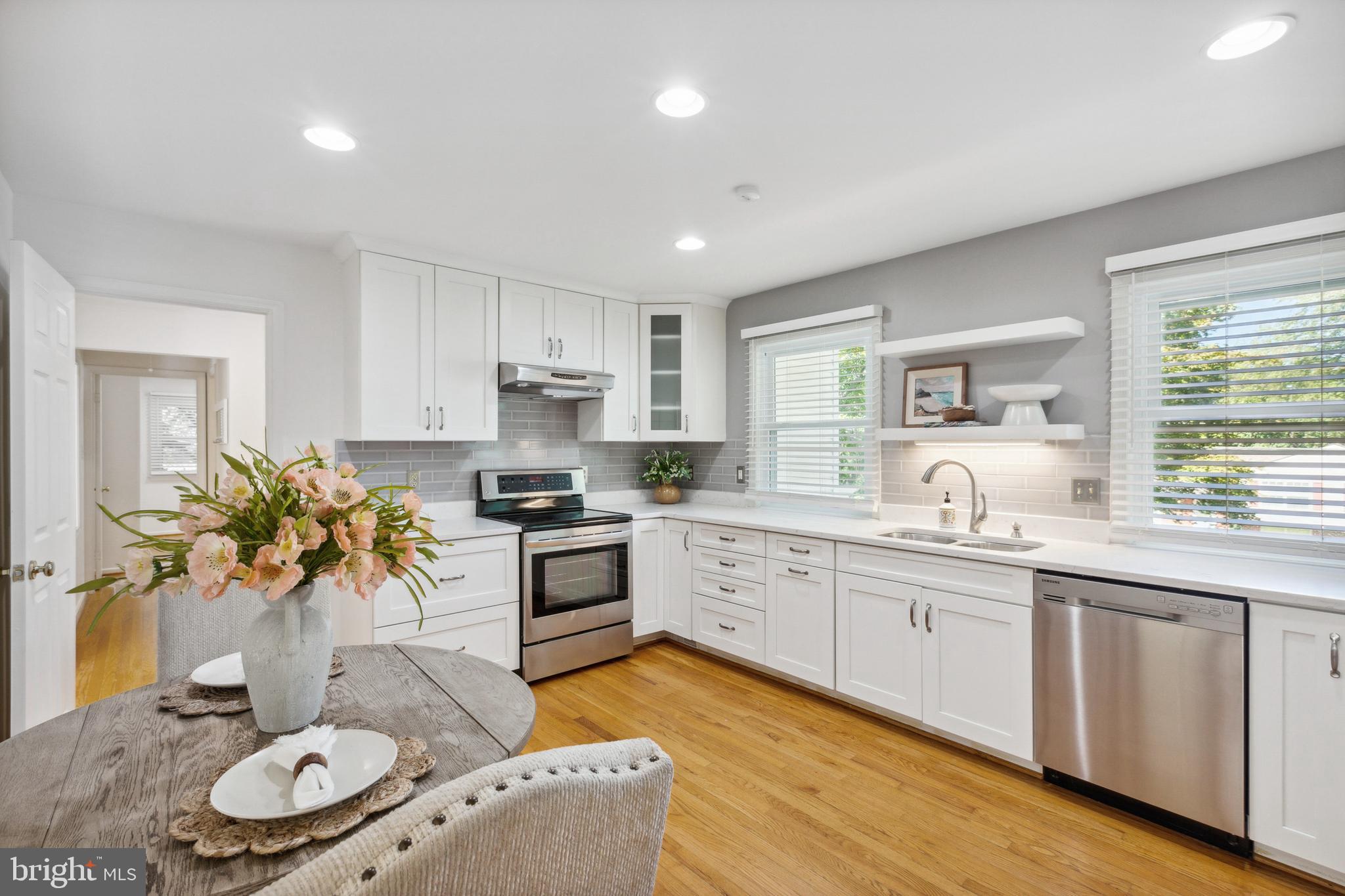 WOODFORD - Residential