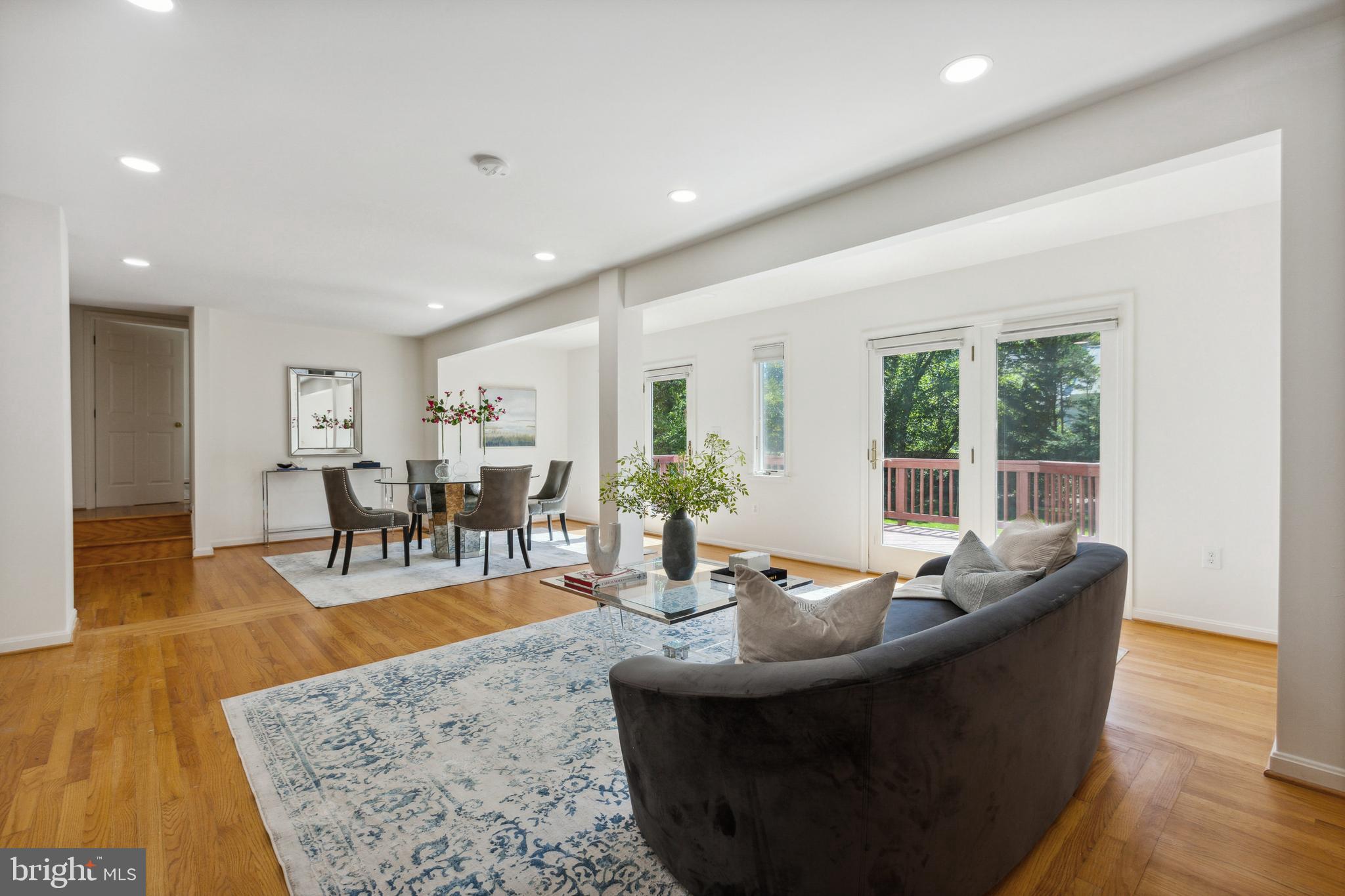 WOODFORD - Residential