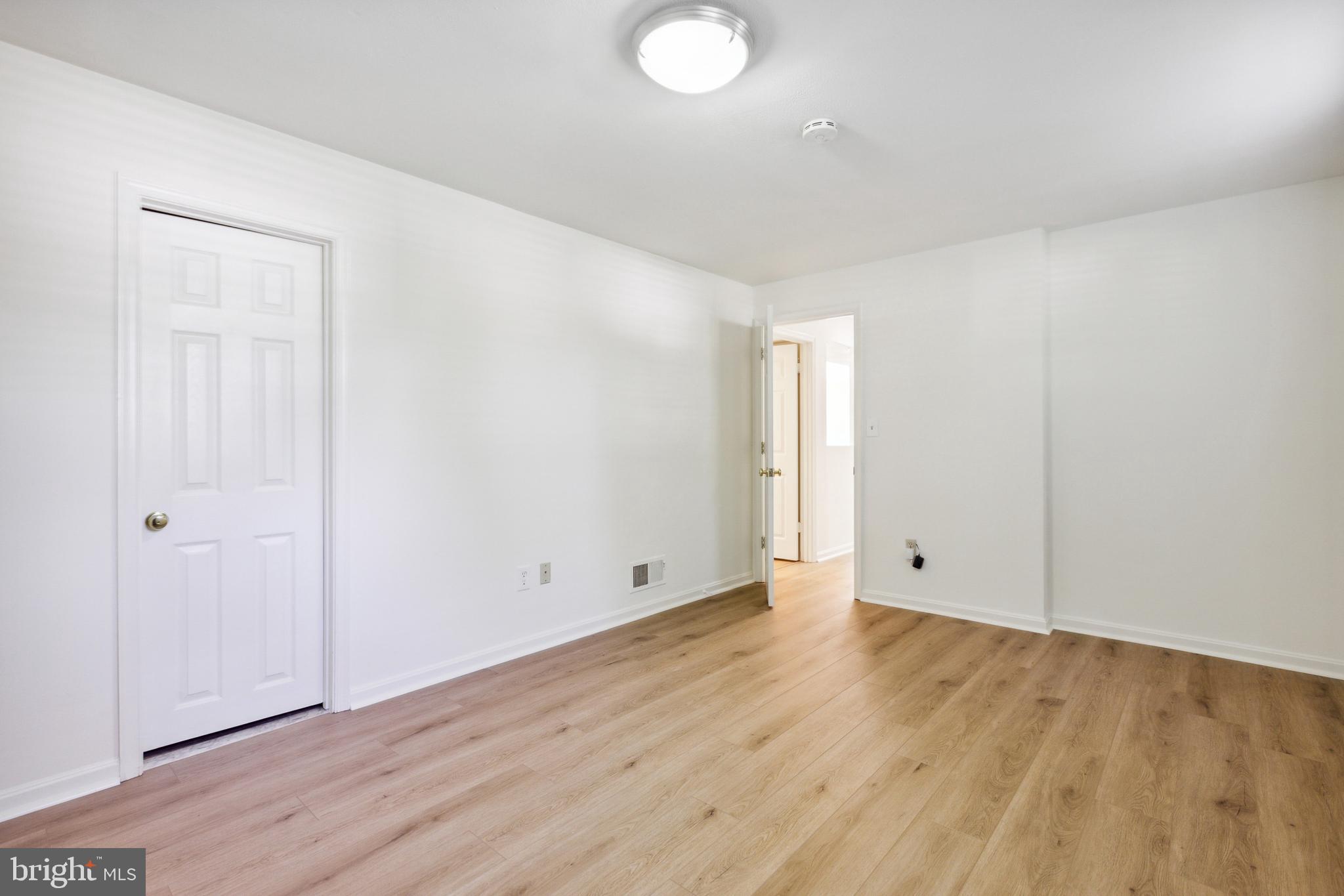 WOODFORD - Residential