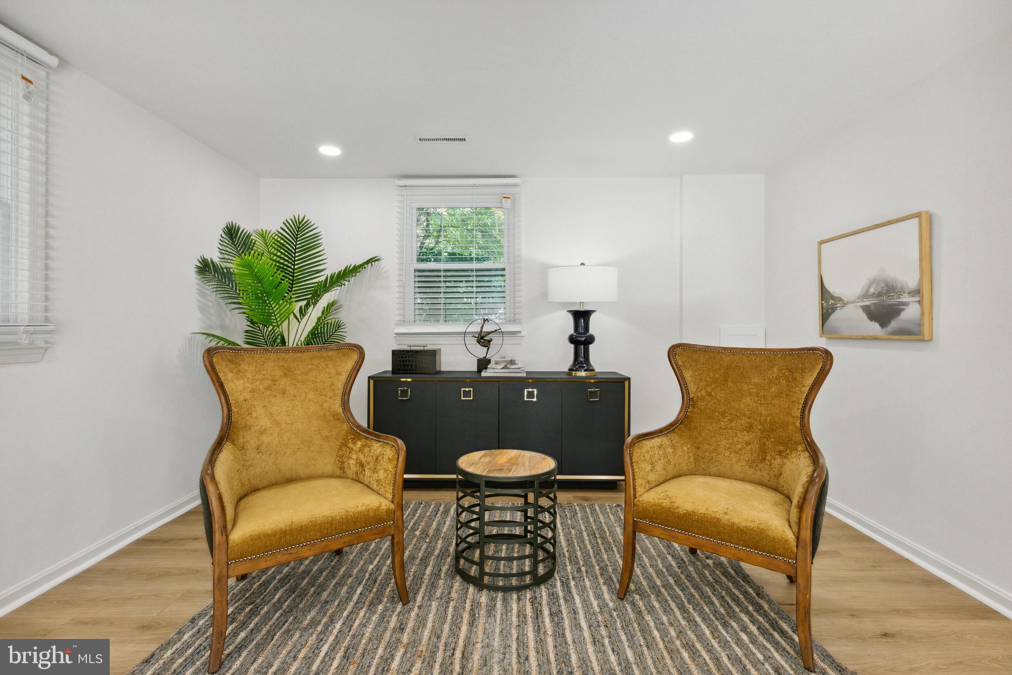 WOODFORD - Residential