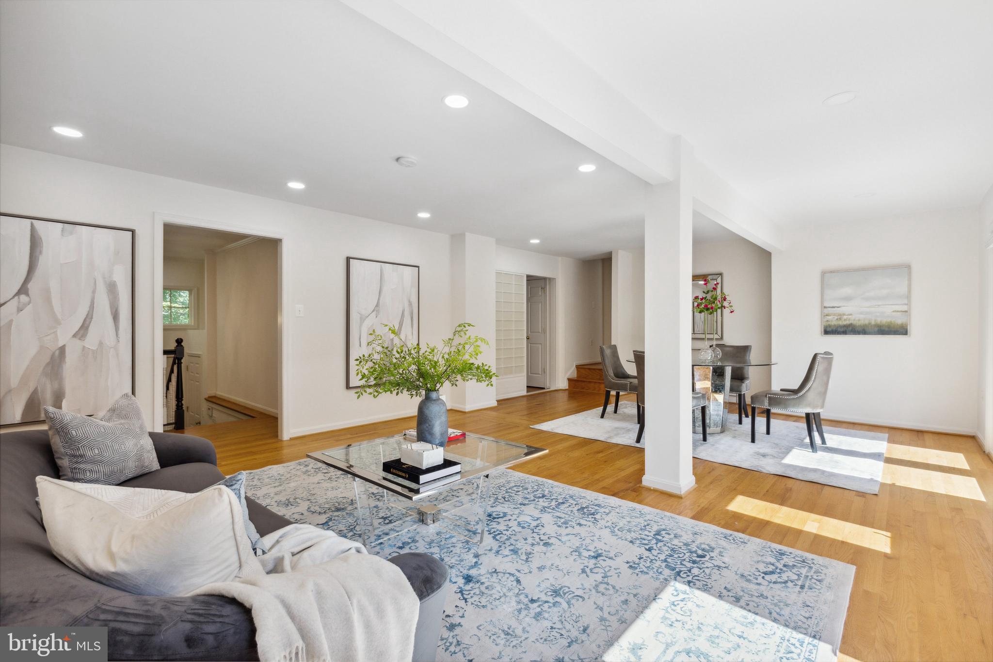 WOODFORD - Residential