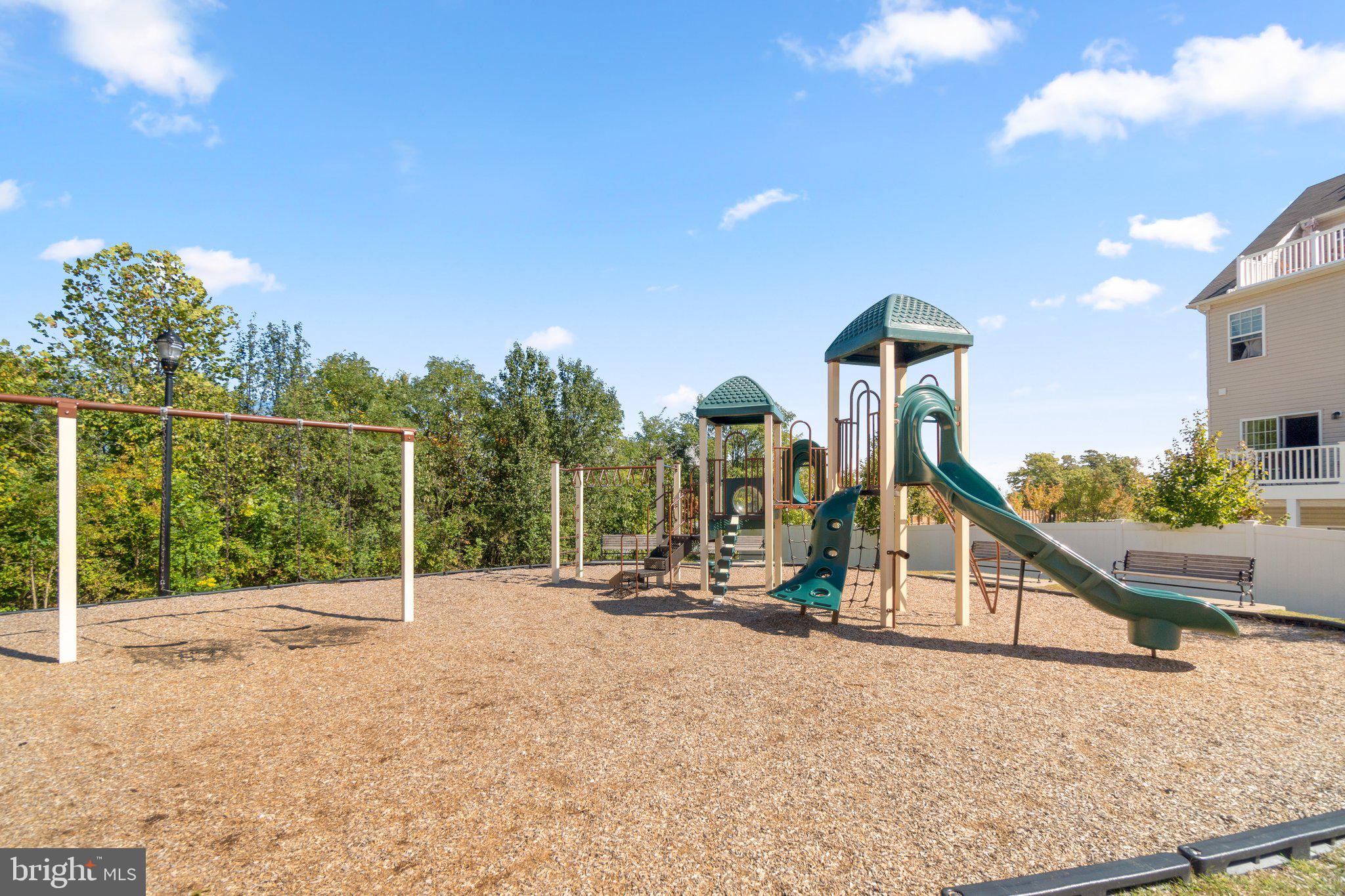 BLUE STREAM - Residential Lease