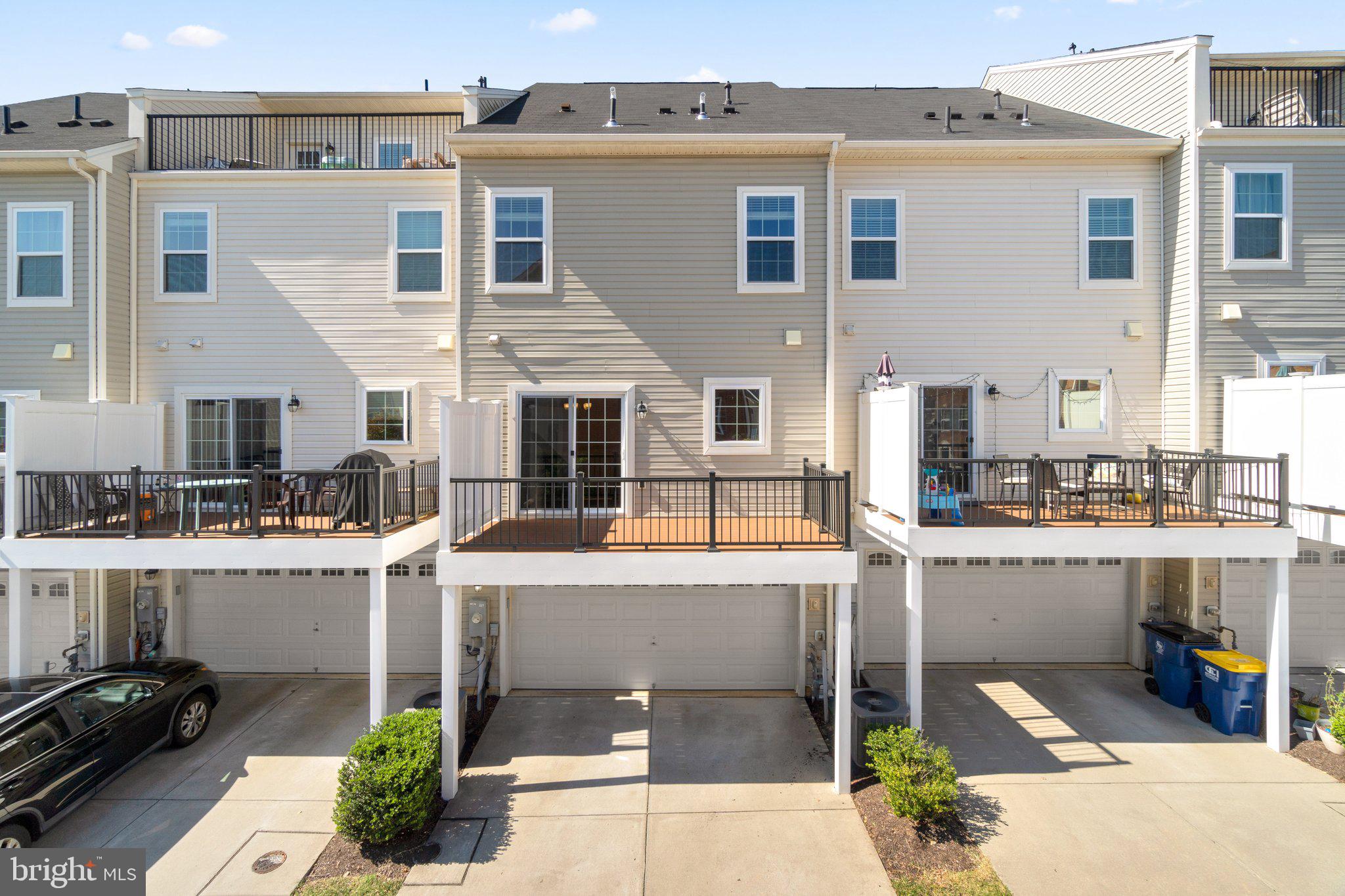 BLUE STREAM - Residential Lease