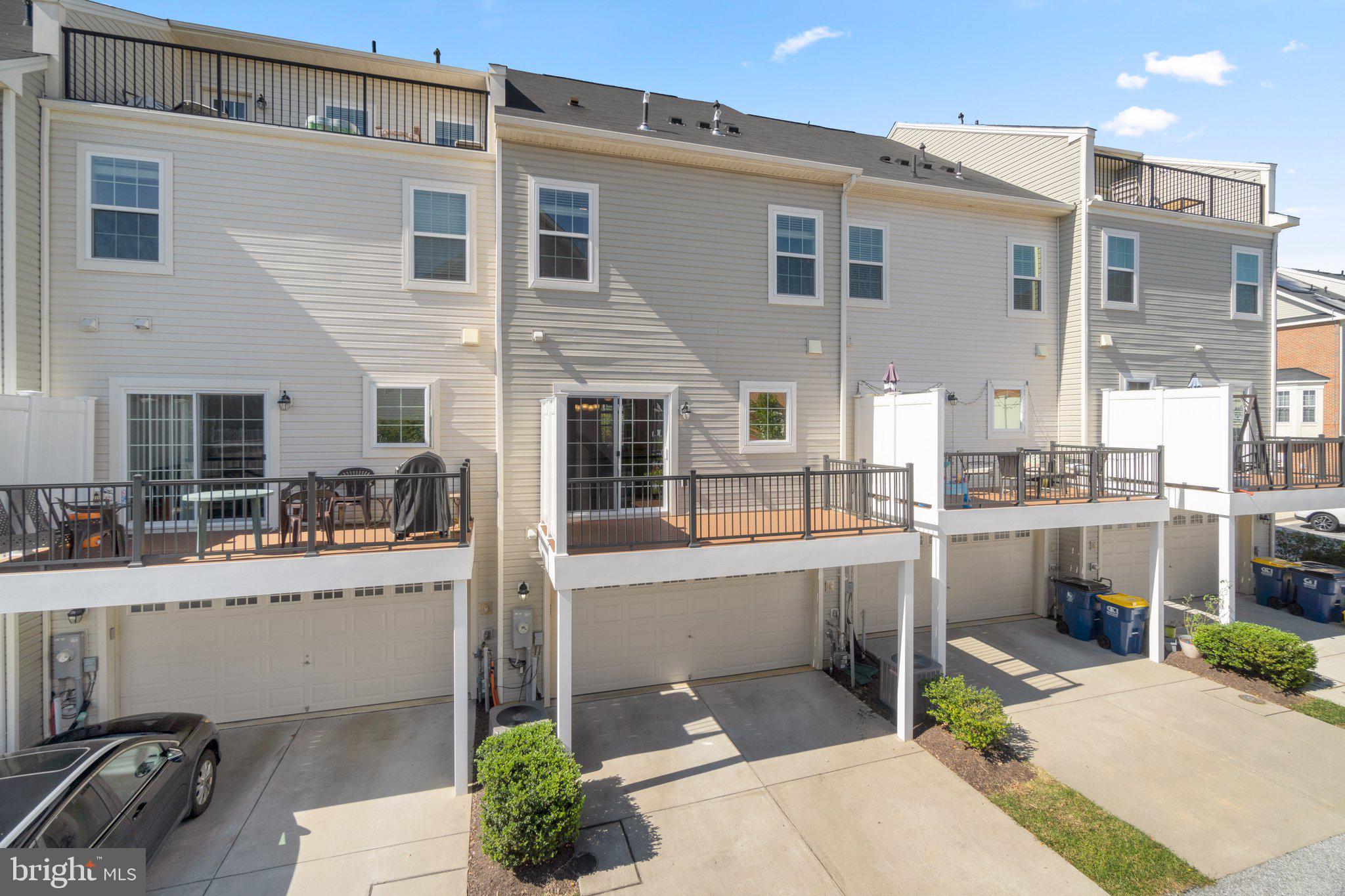 BLUE STREAM - Residential Lease