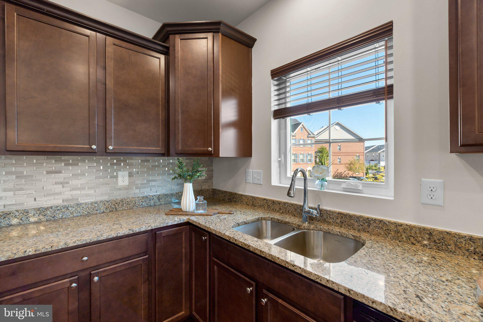 BLUE STREAM - Residential Lease