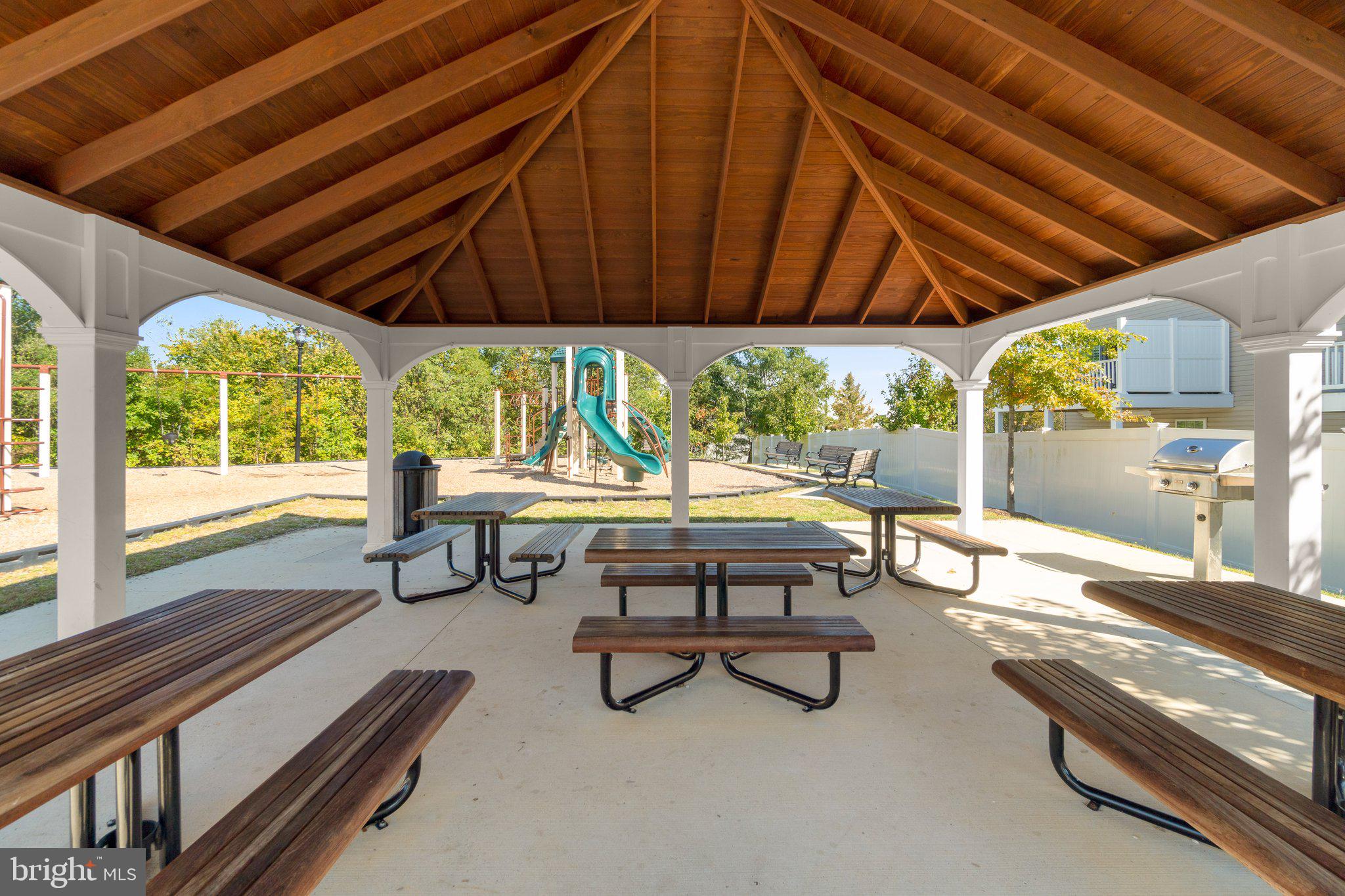 BLUE STREAM - Residential Lease