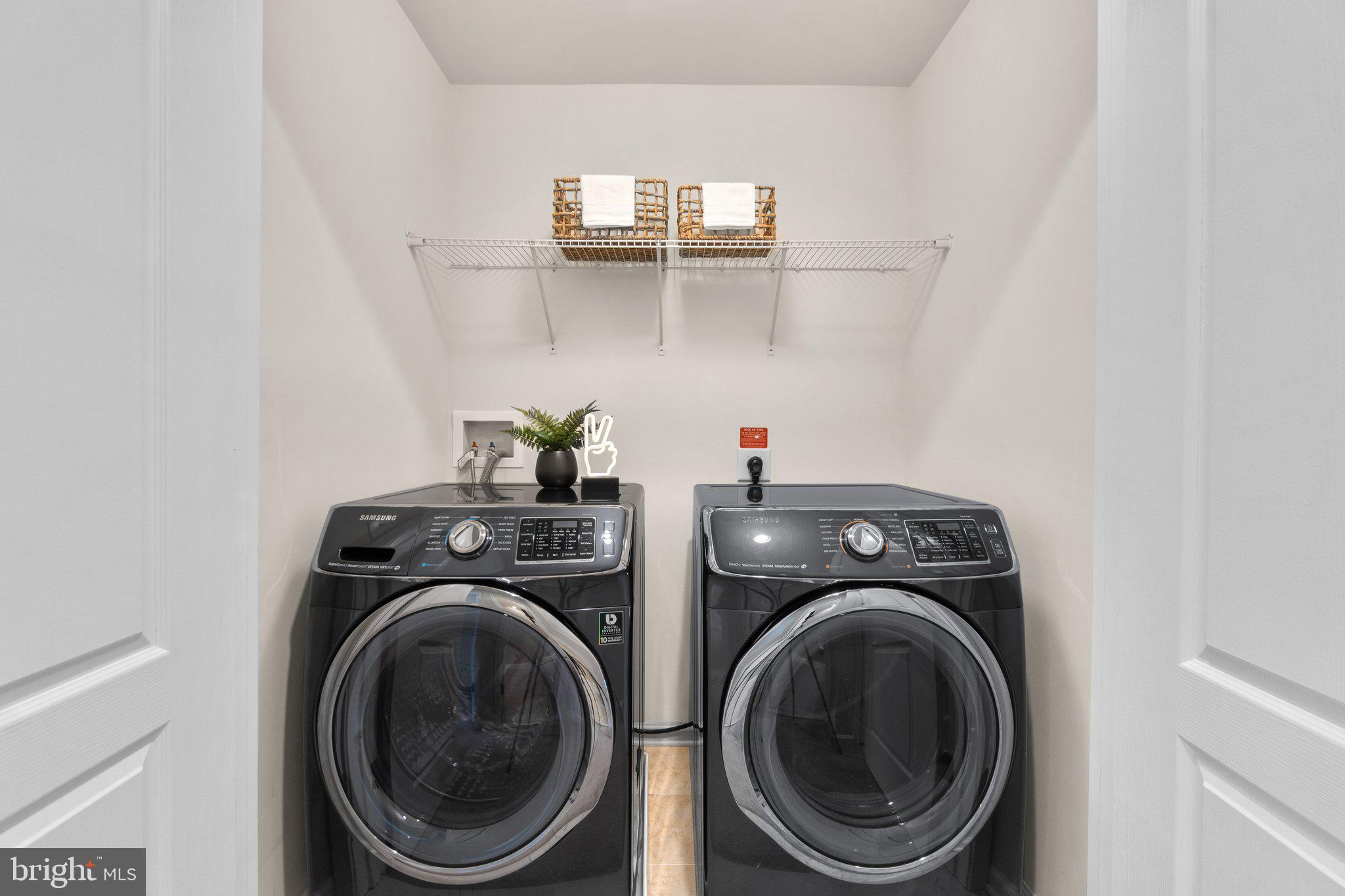 BLUE STREAM - Residential Lease