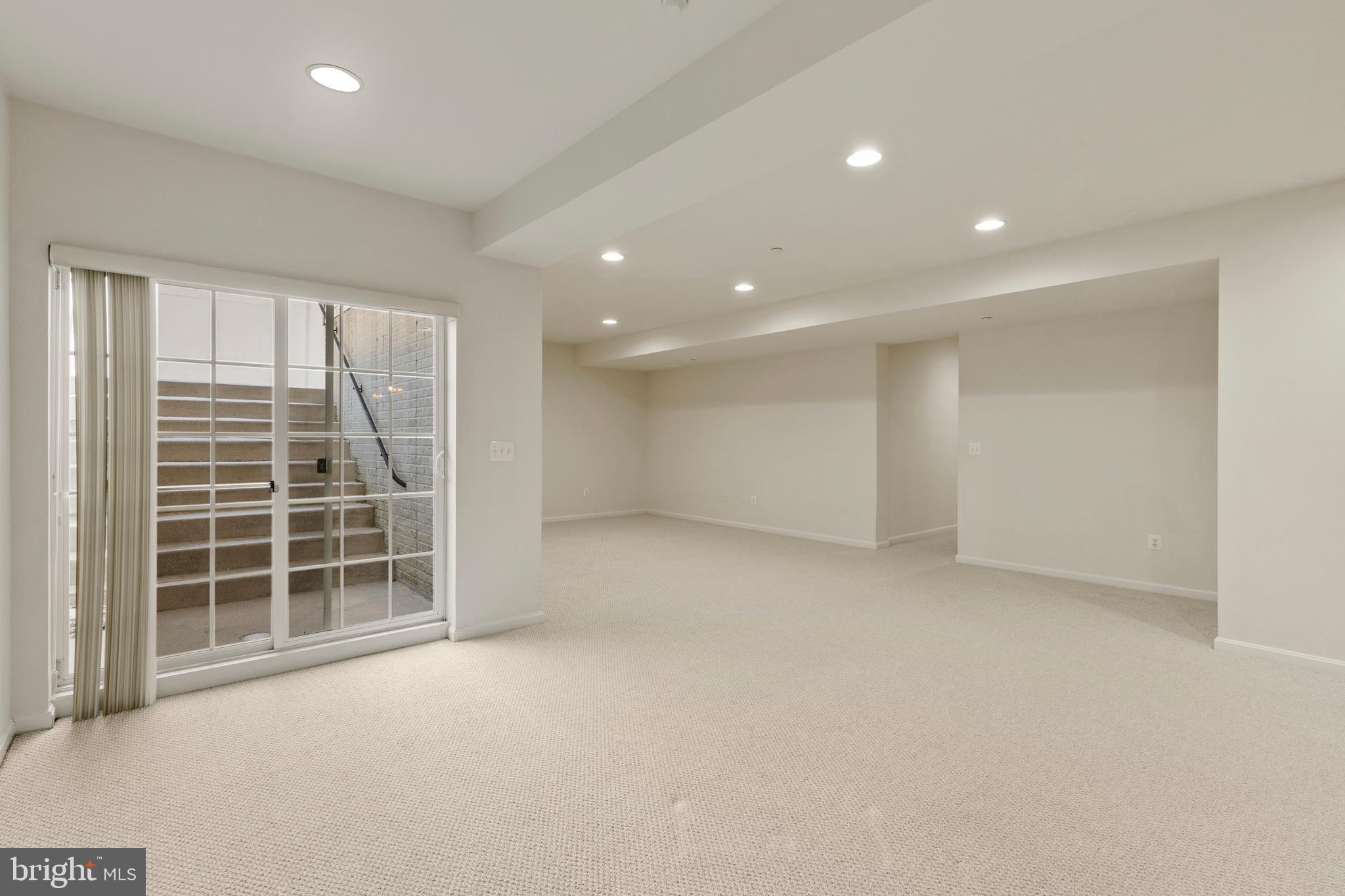 OAK CREEK - Residential