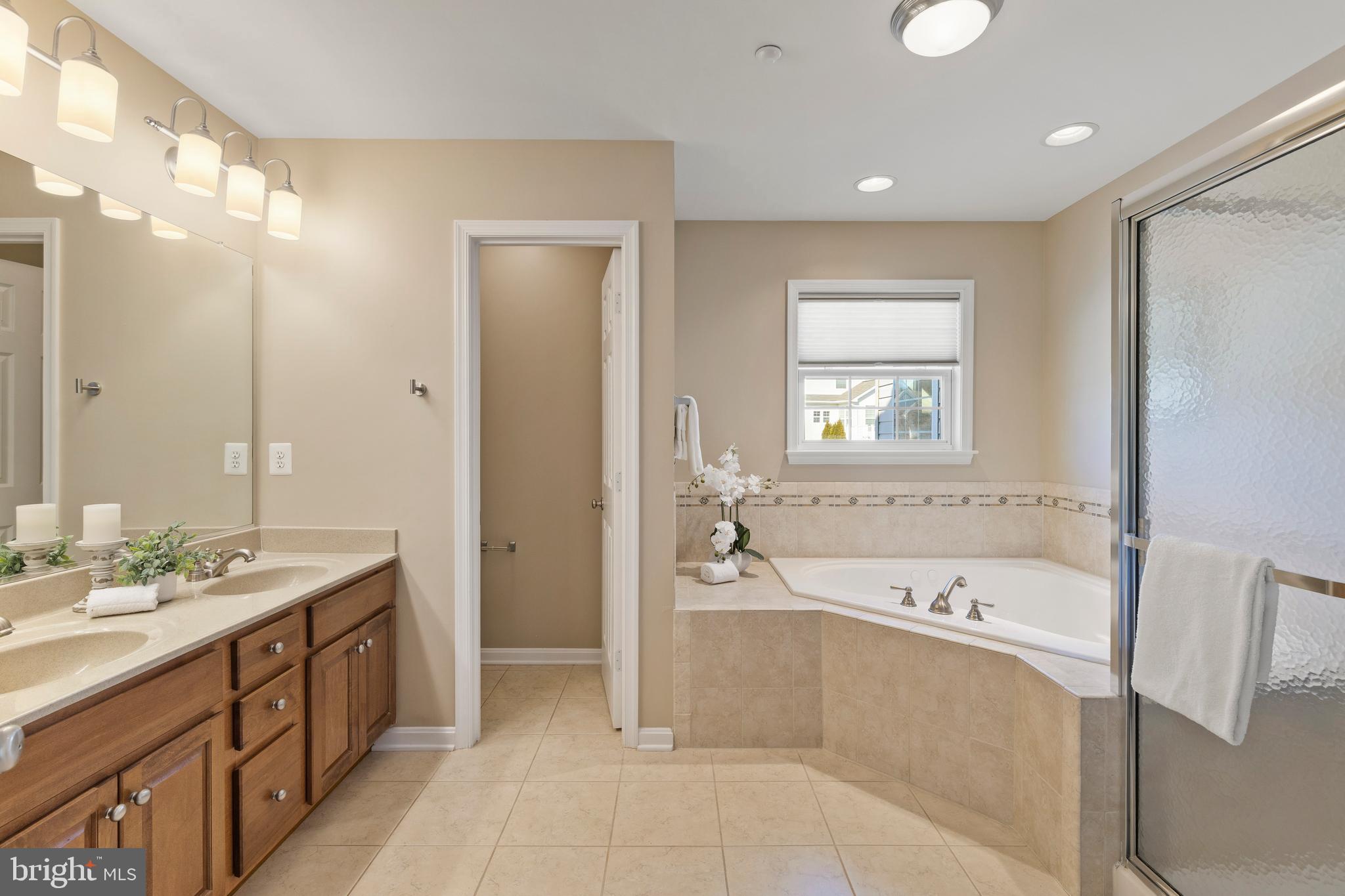 OAK CREEK - Residential