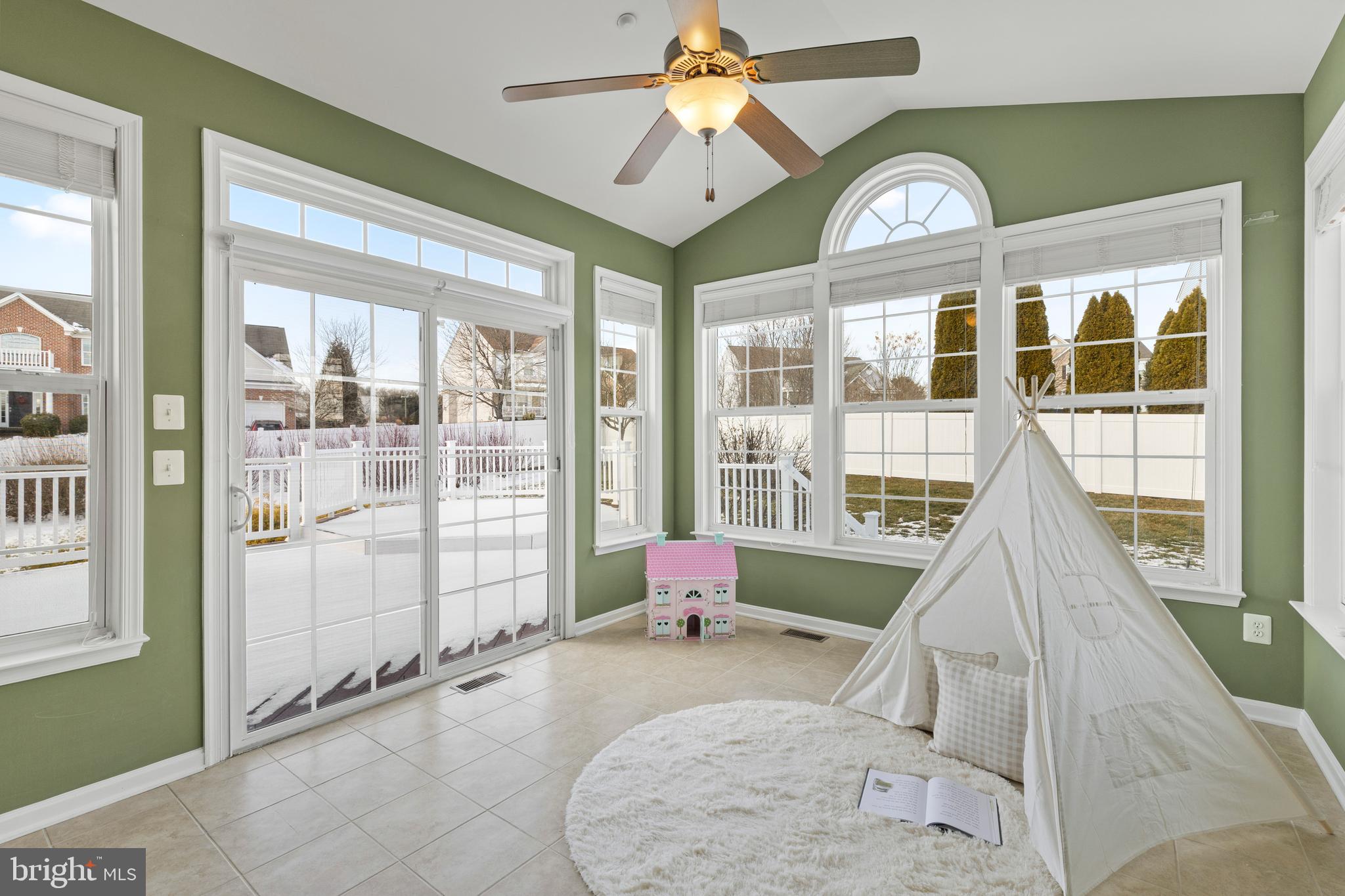 OAK CREEK - Residential