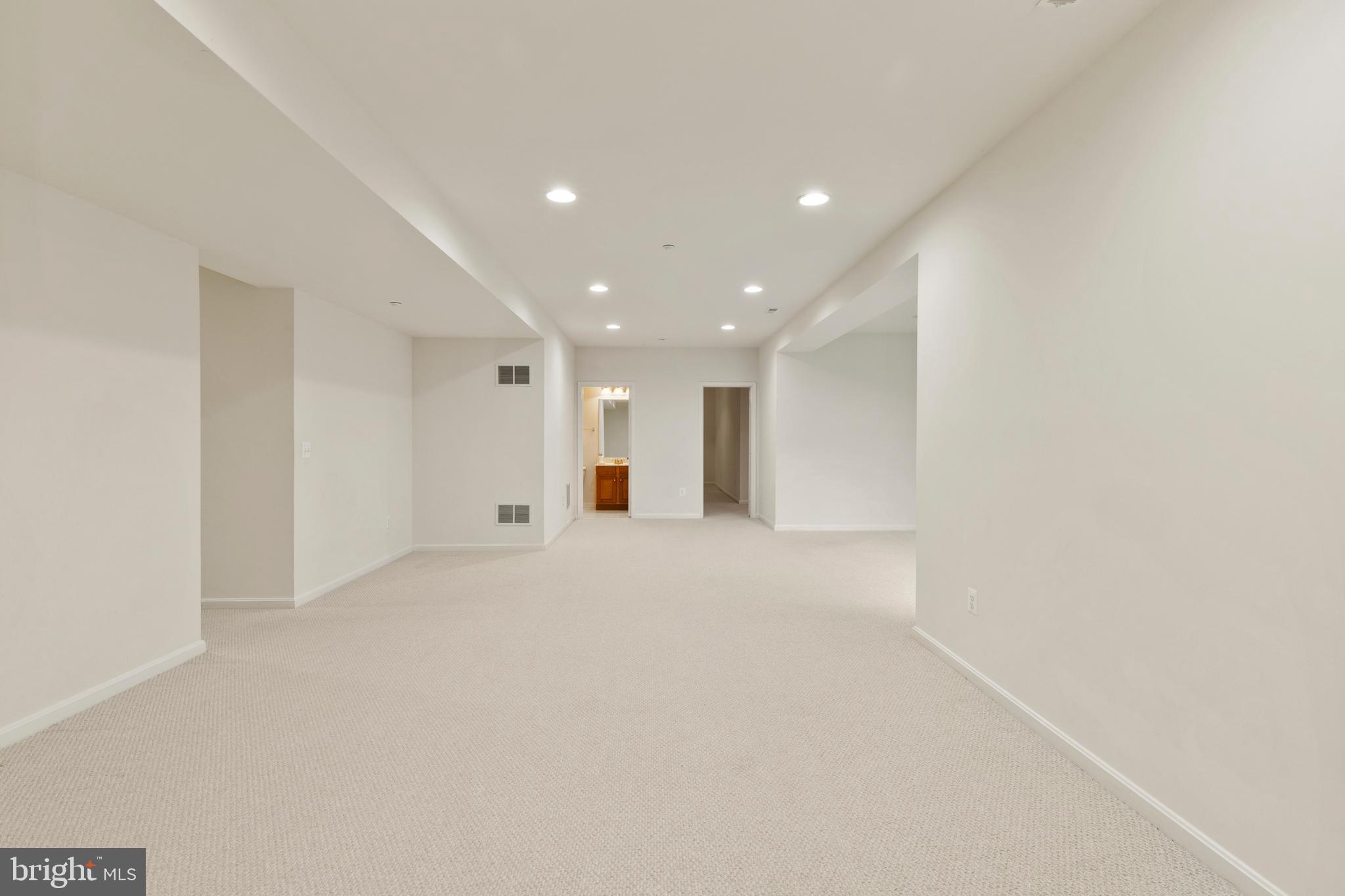 OAK CREEK - Residential