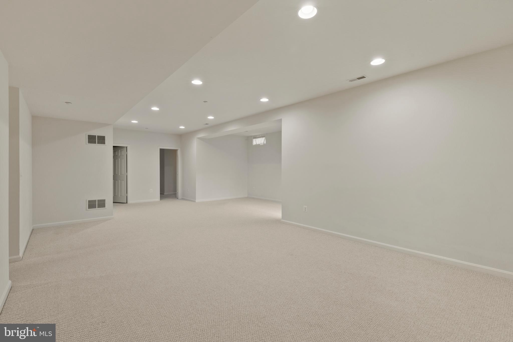 OAK CREEK - Residential