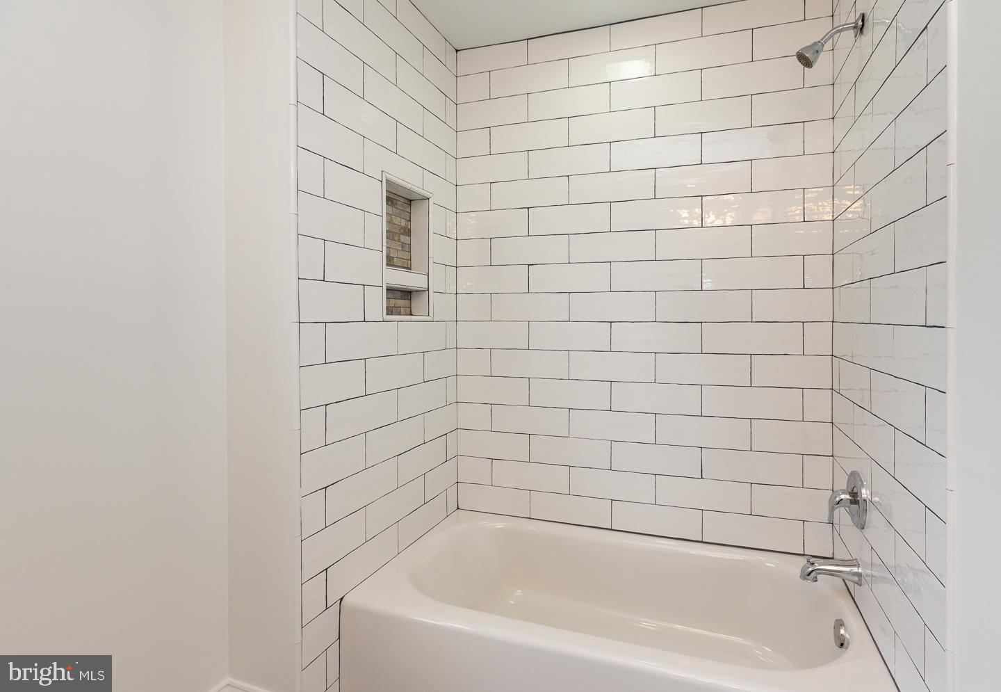 OAKMONT - Residential Lease