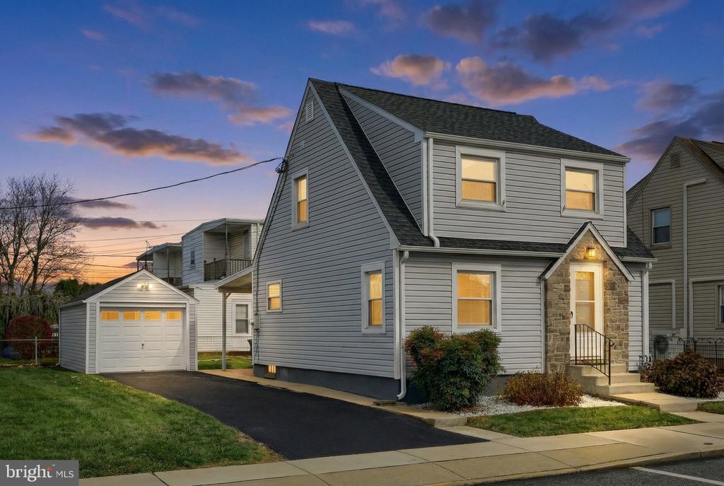 Photo of 1562 Stanton Street, YORK, PA 17404 (MLS # PAYK2094052)