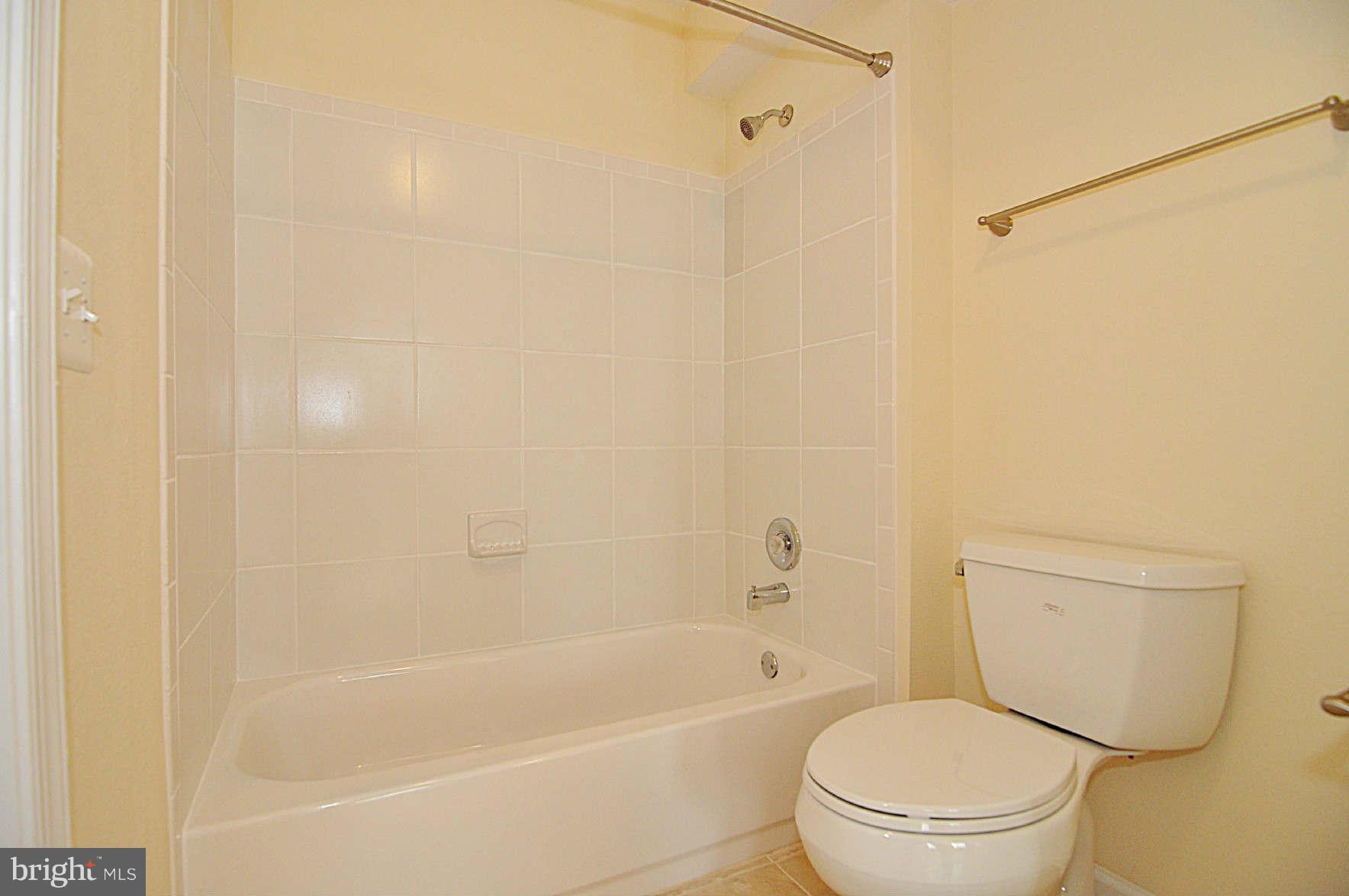 GATES OF FAIR LAKES - Residential Lease