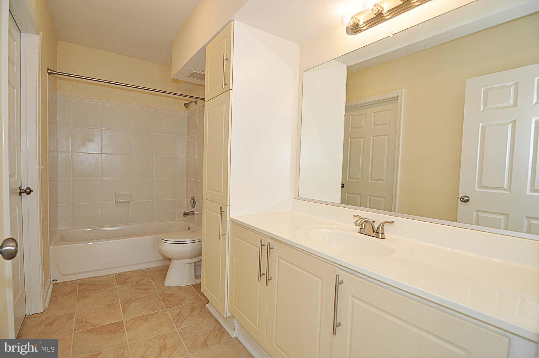 GATES OF FAIR LAKES - Residential Lease