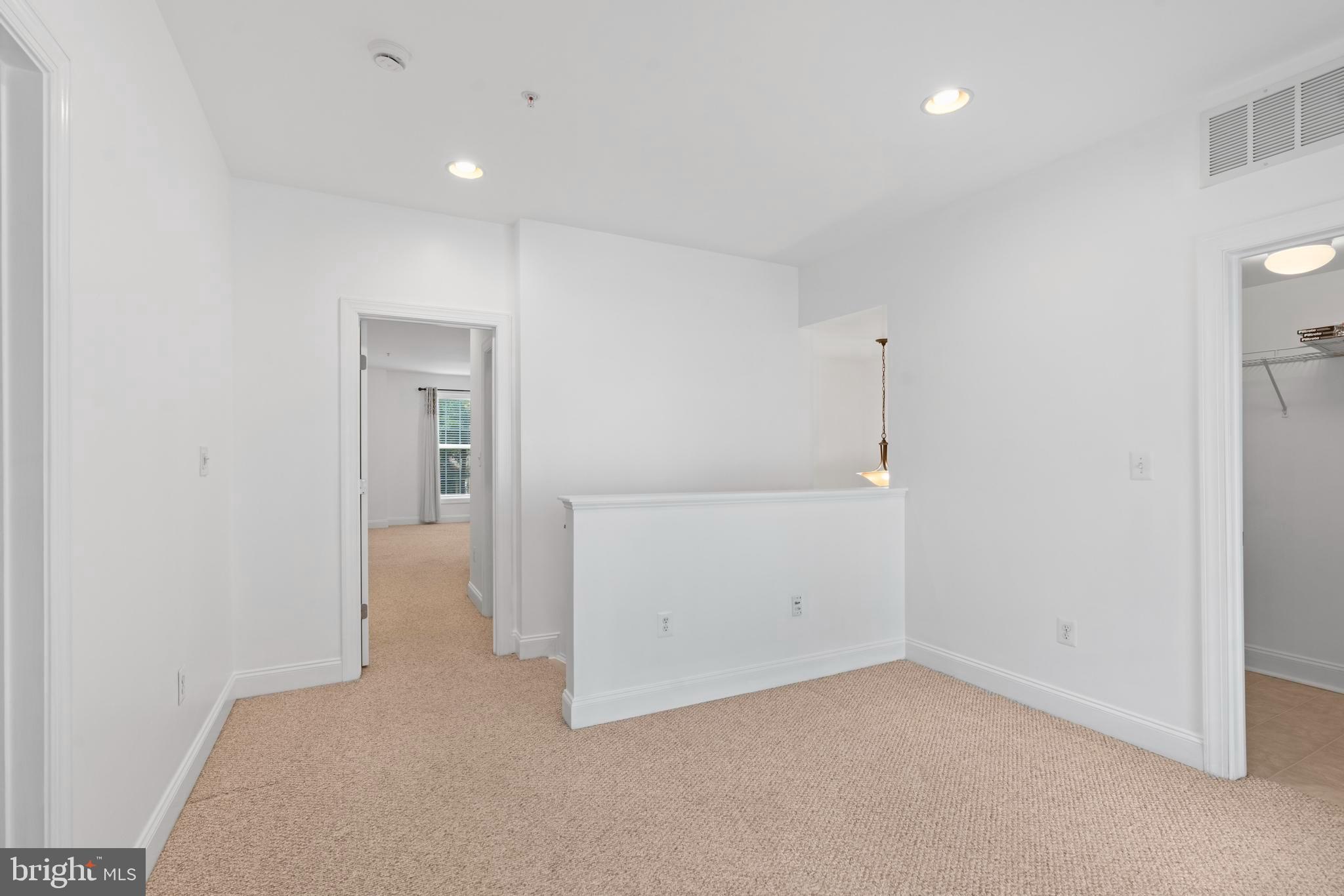 POTOMAC CLUB CONDOMINIUMS - Residential Lease