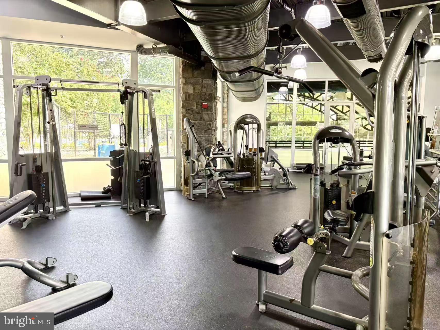 POTOMAC CLUB CONDOMINIUMS - Residential Lease